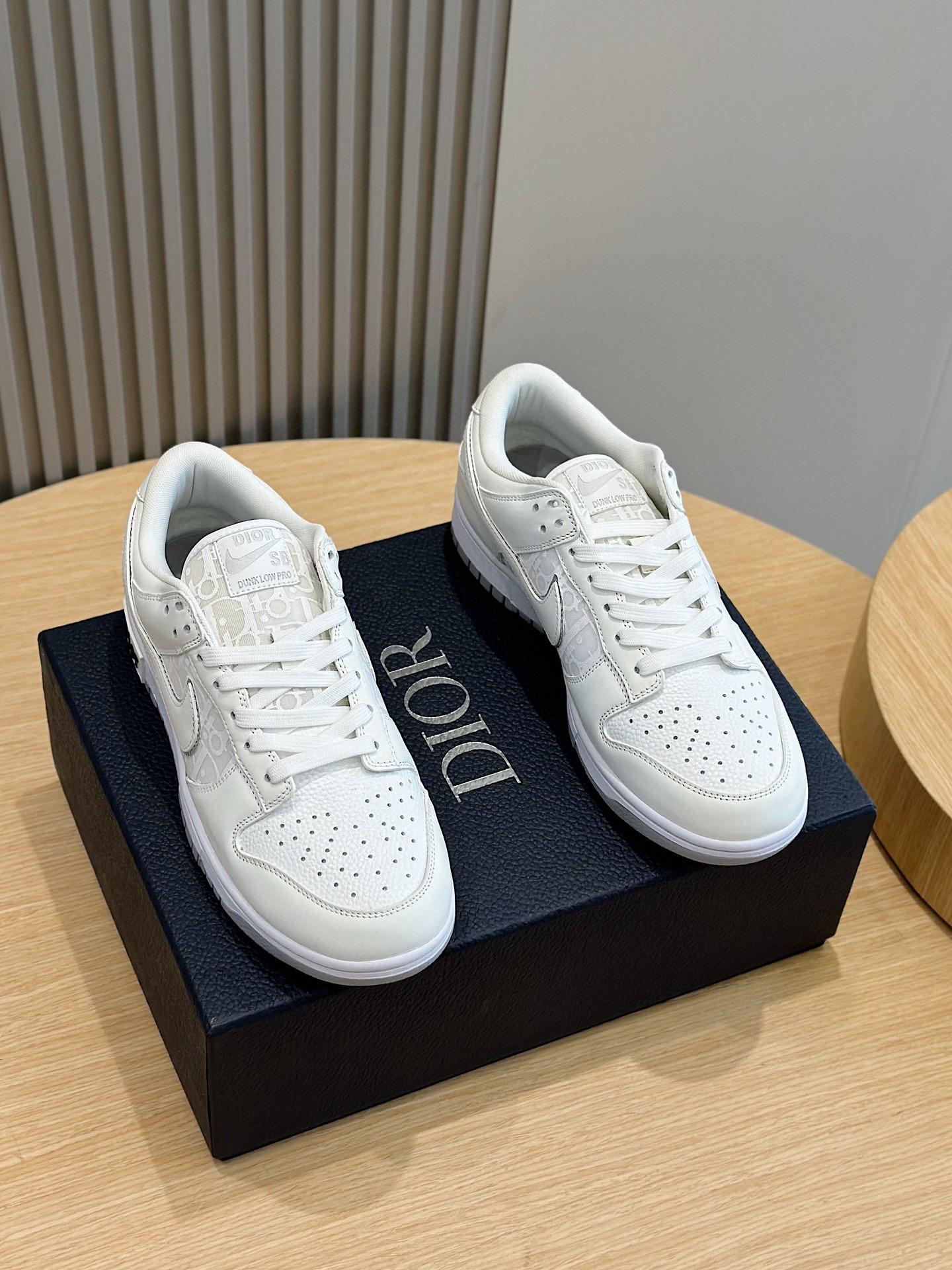 Кроссовки Dior 