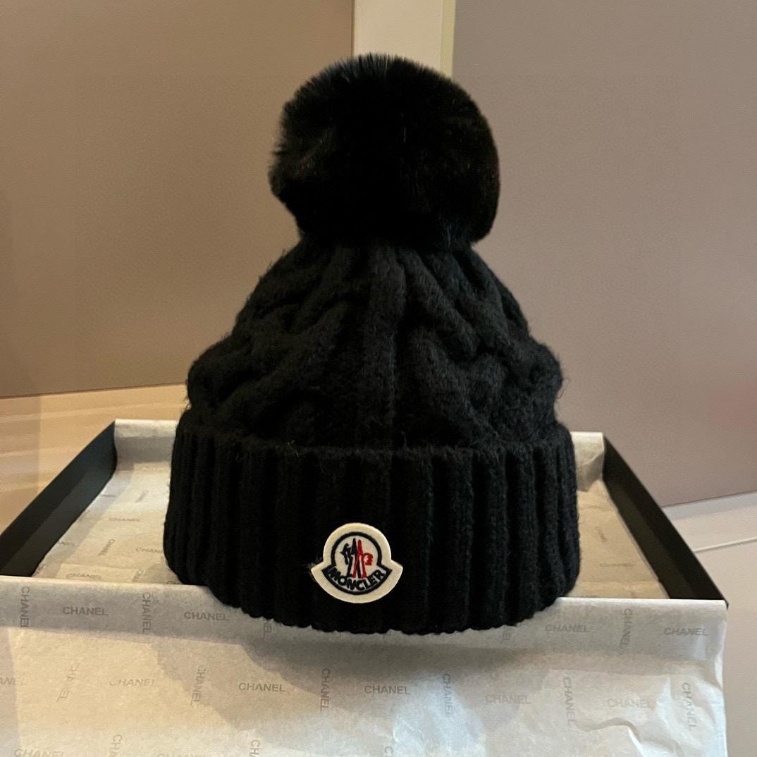 Шапка Moncler