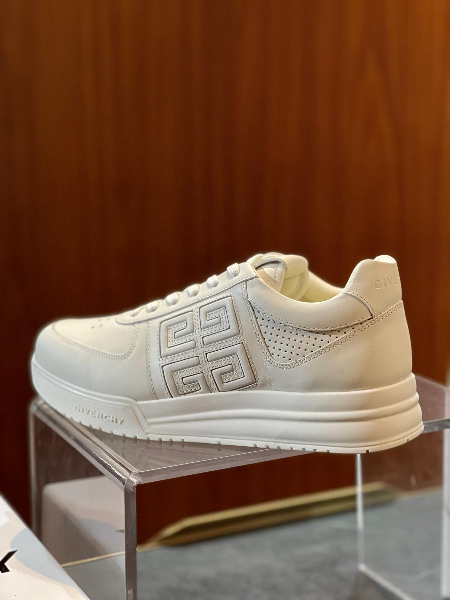 Кроссовки Givenchy 