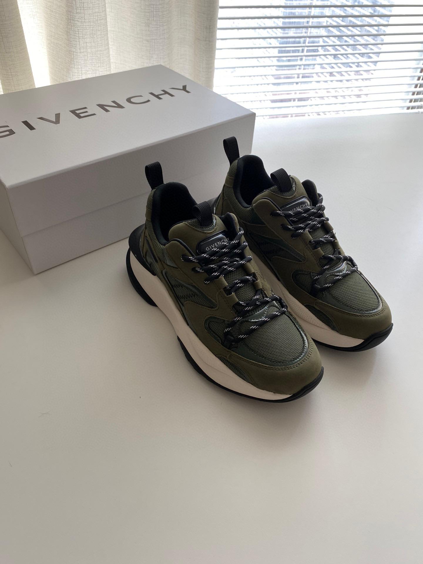 Кроссовки Givenchy 