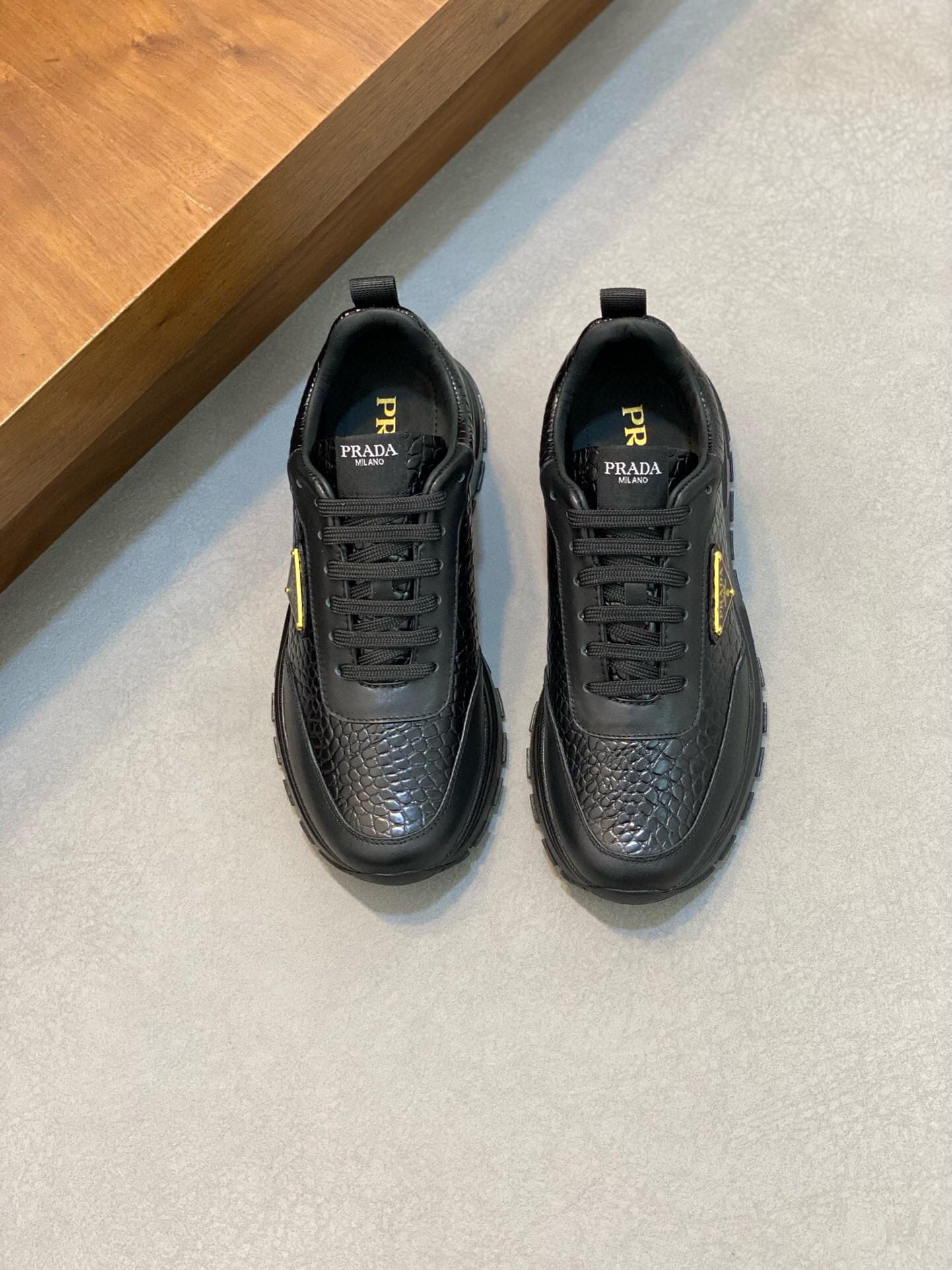 Кроссовки Prada 