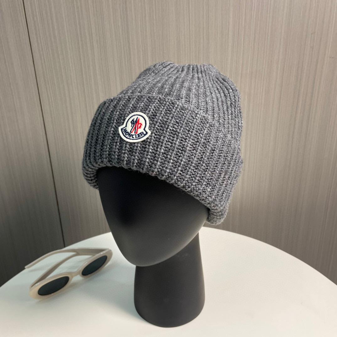 Шапка Moncler