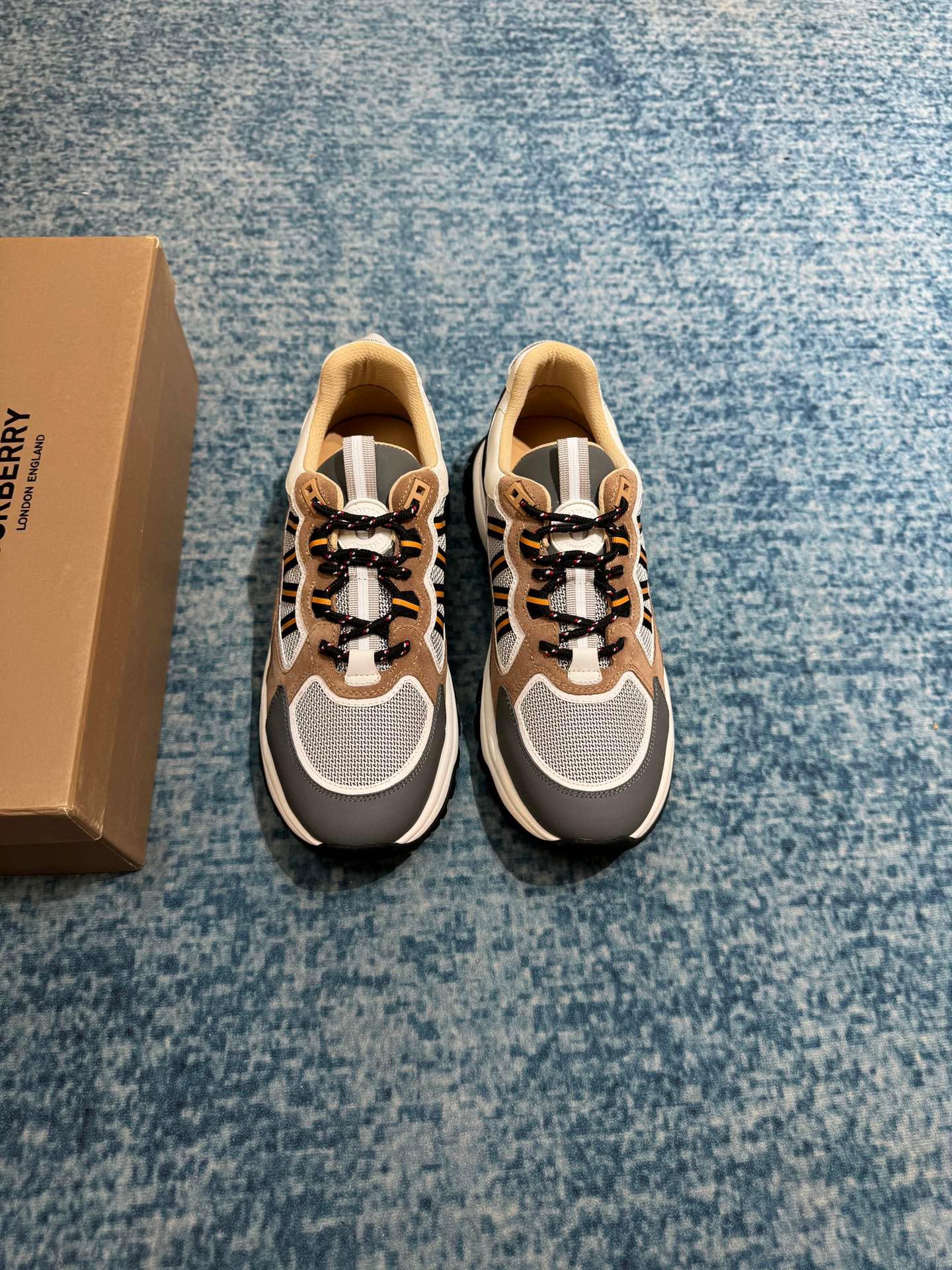 Кроссовки Burberry 