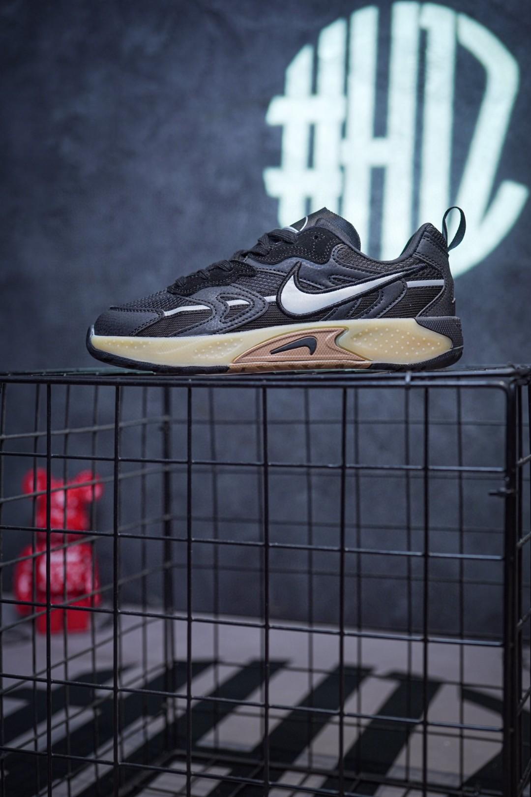 Кроссовки Nike