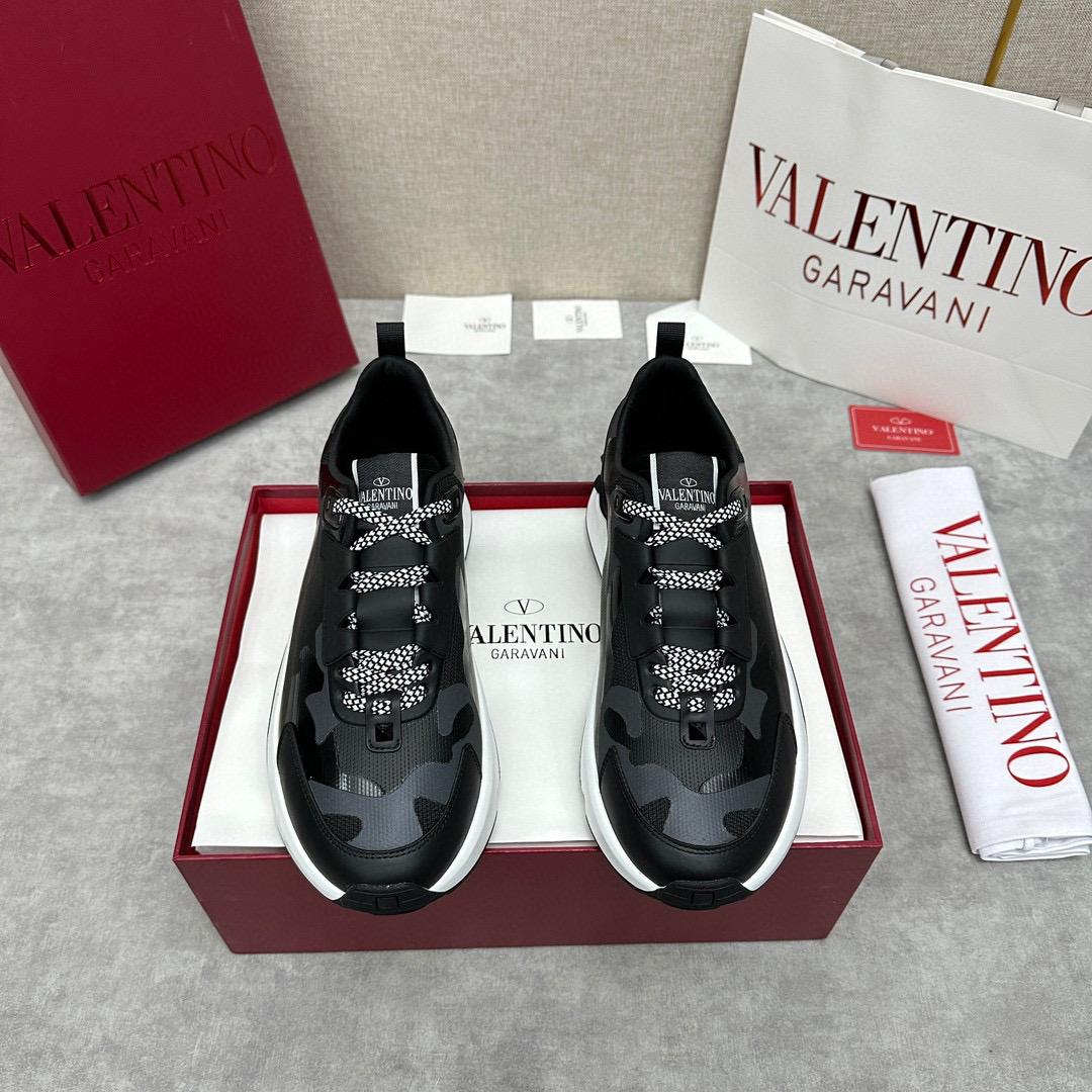 Кроссовки Valentino 
