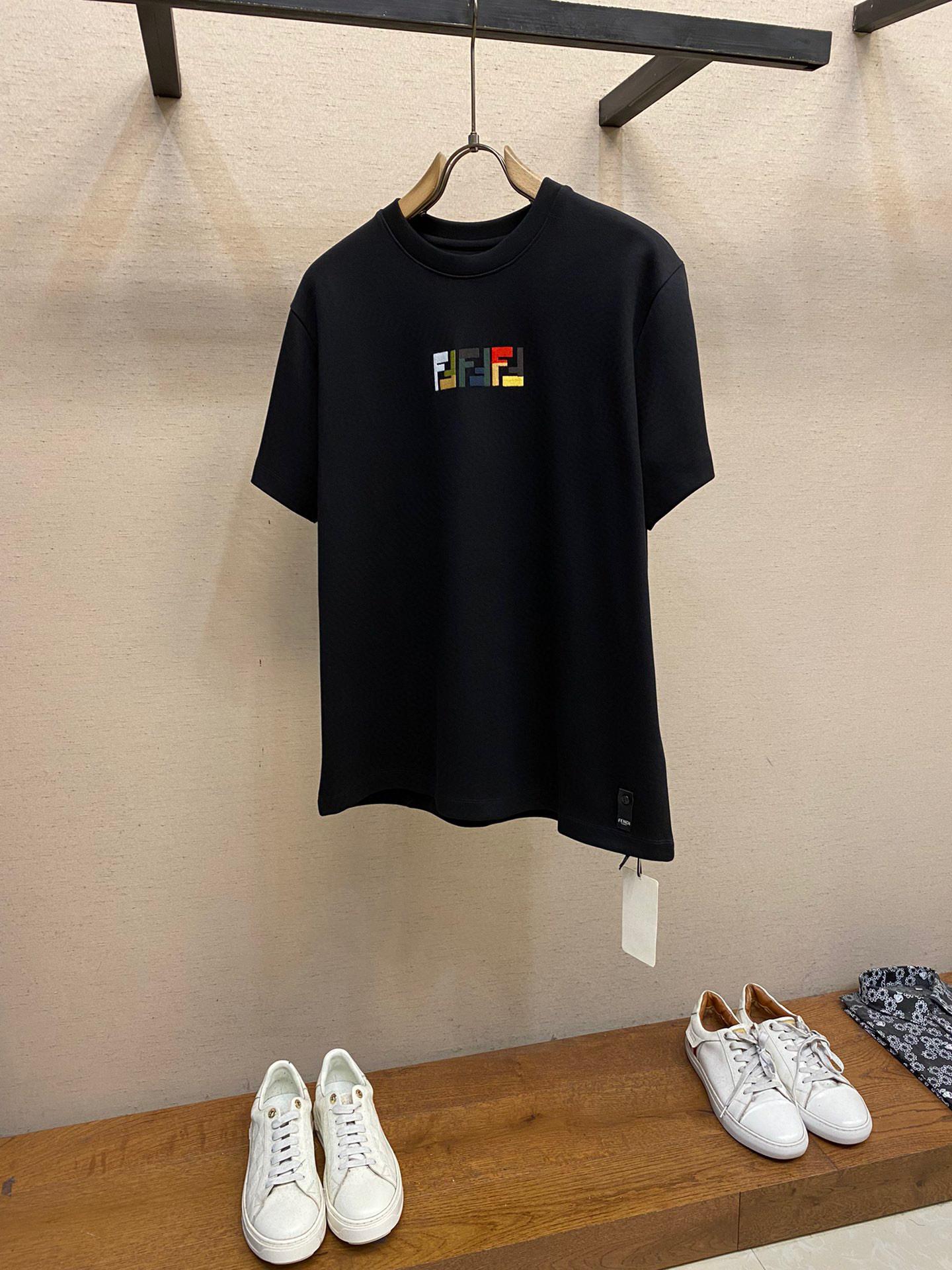 Футболка Fendi 