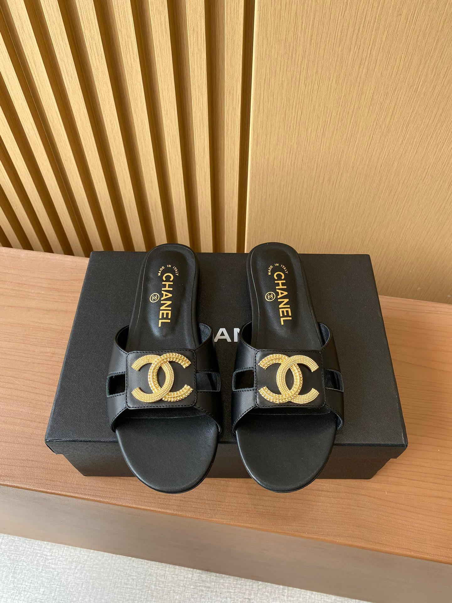 Шлёпанцы Chanel