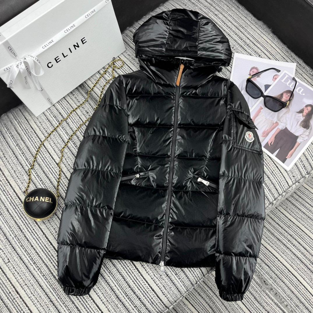 Пуховик Moncler
