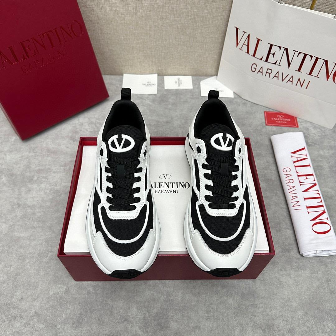 Кроссовки Valentino 