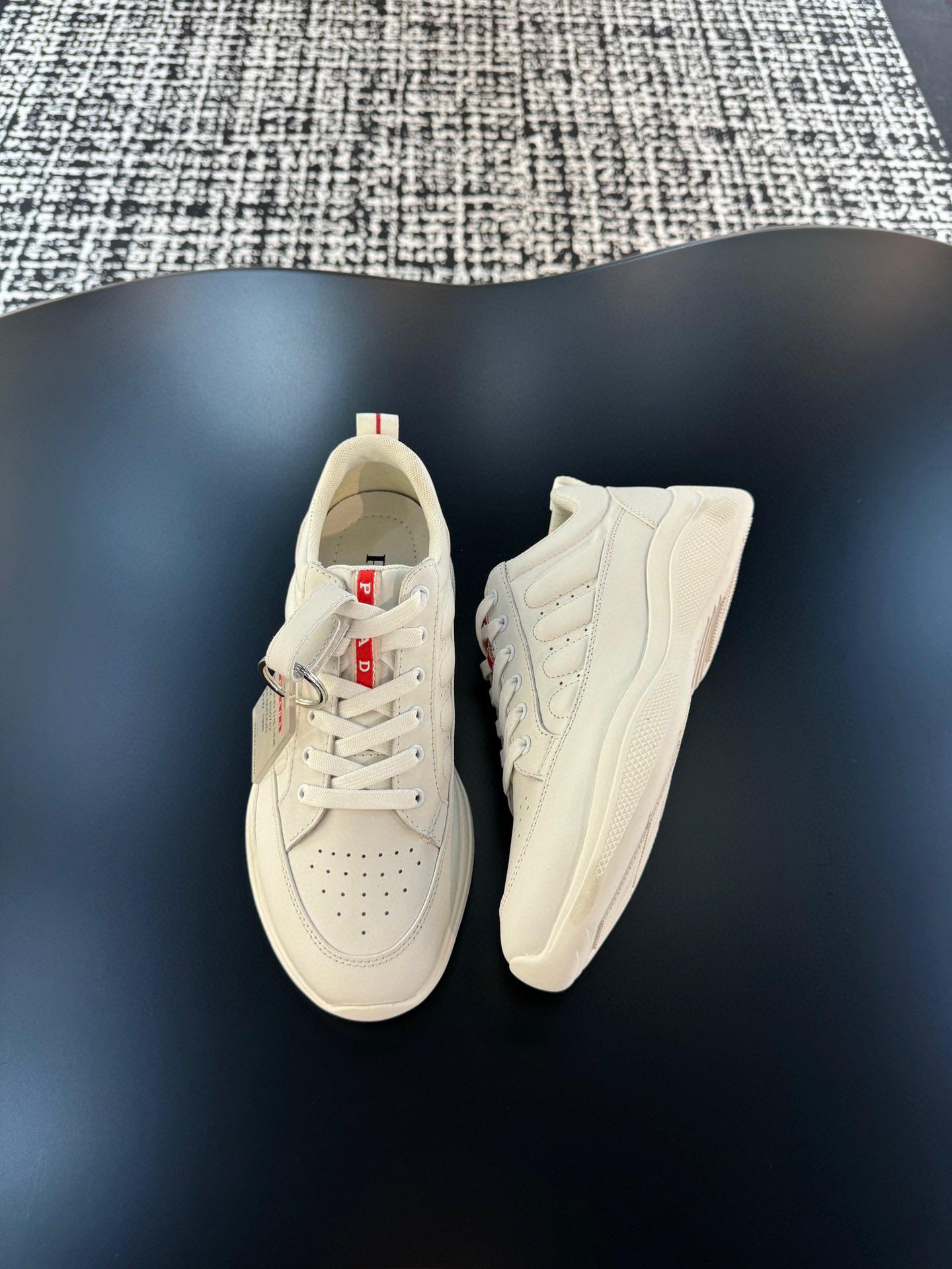 Кроссовки Prada