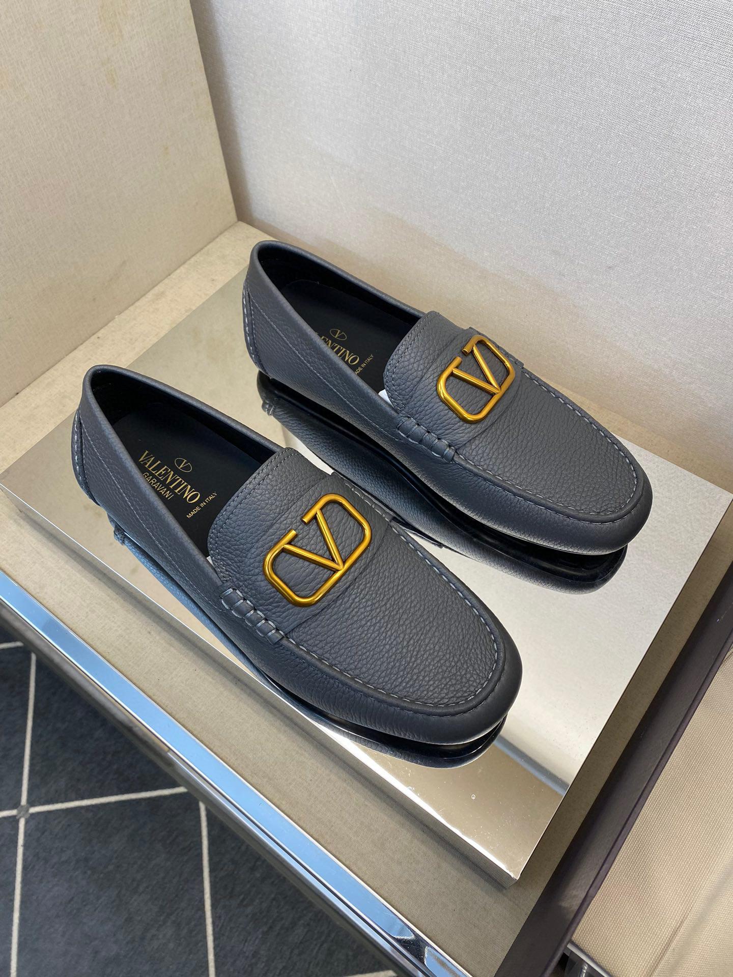 Лоферы Valentino