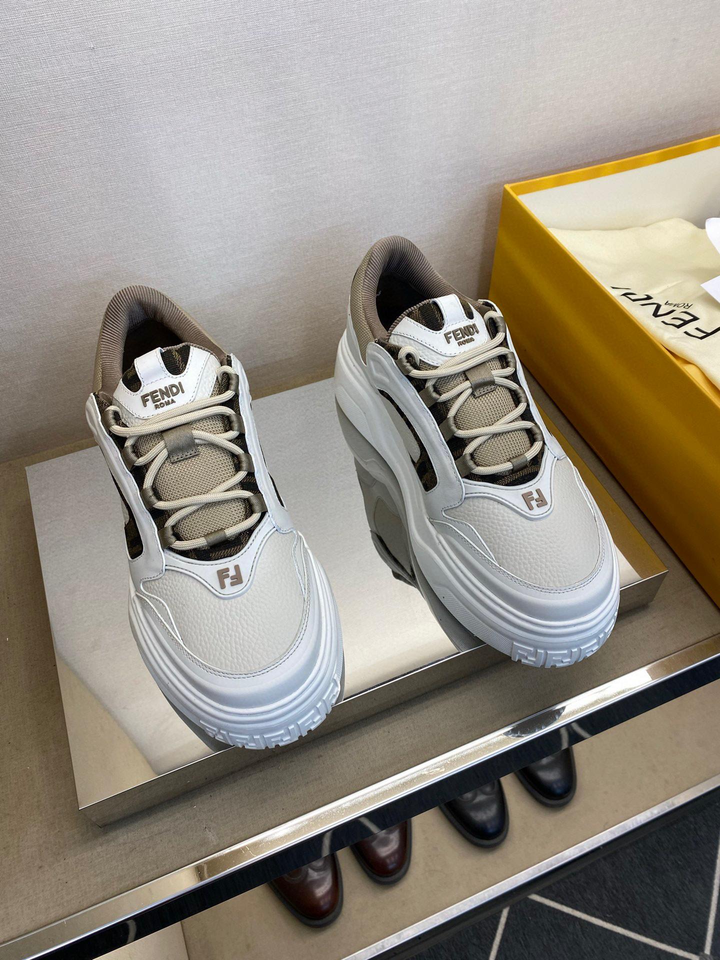 Кроссовки Fendi