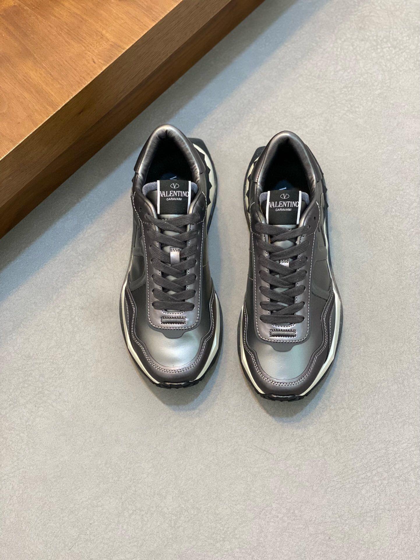 Кроссовки Valentino 