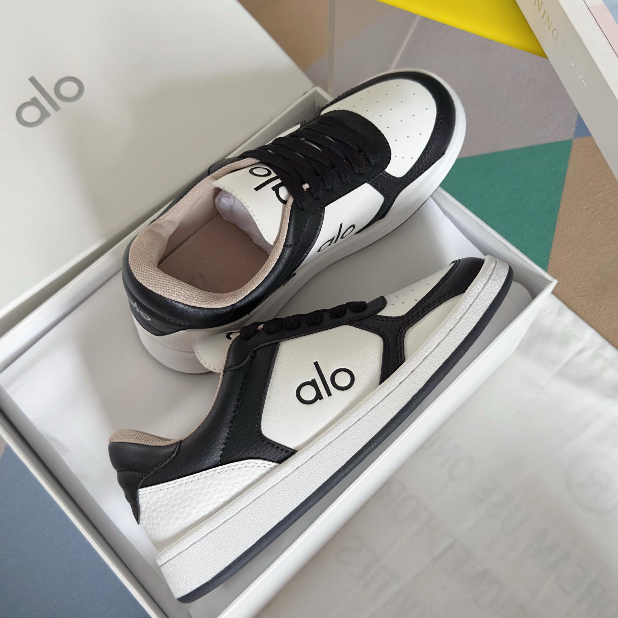 Кроссовки Alo Yoga