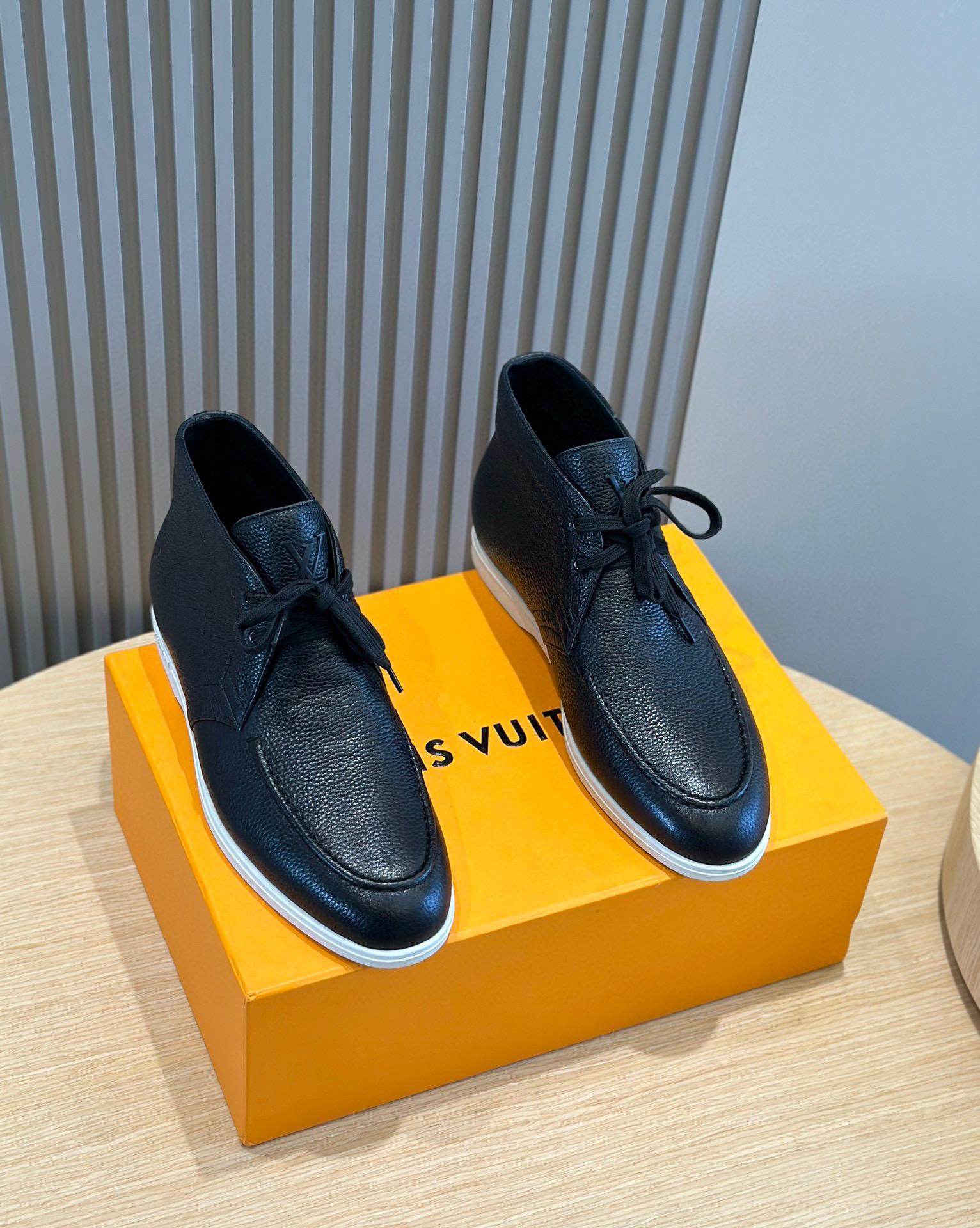 Короткие ботинки на шнуровке Louis Vuitton Estate