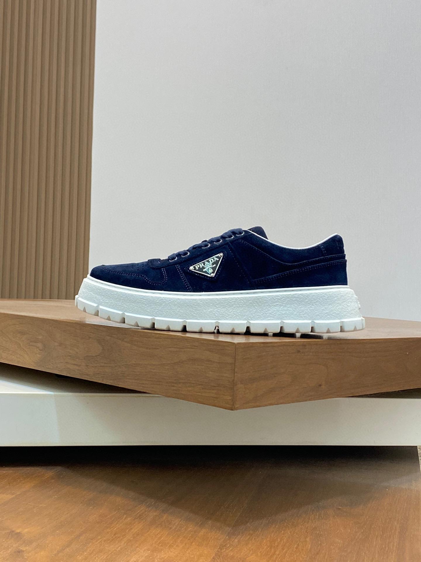 Кроссовки Prada 