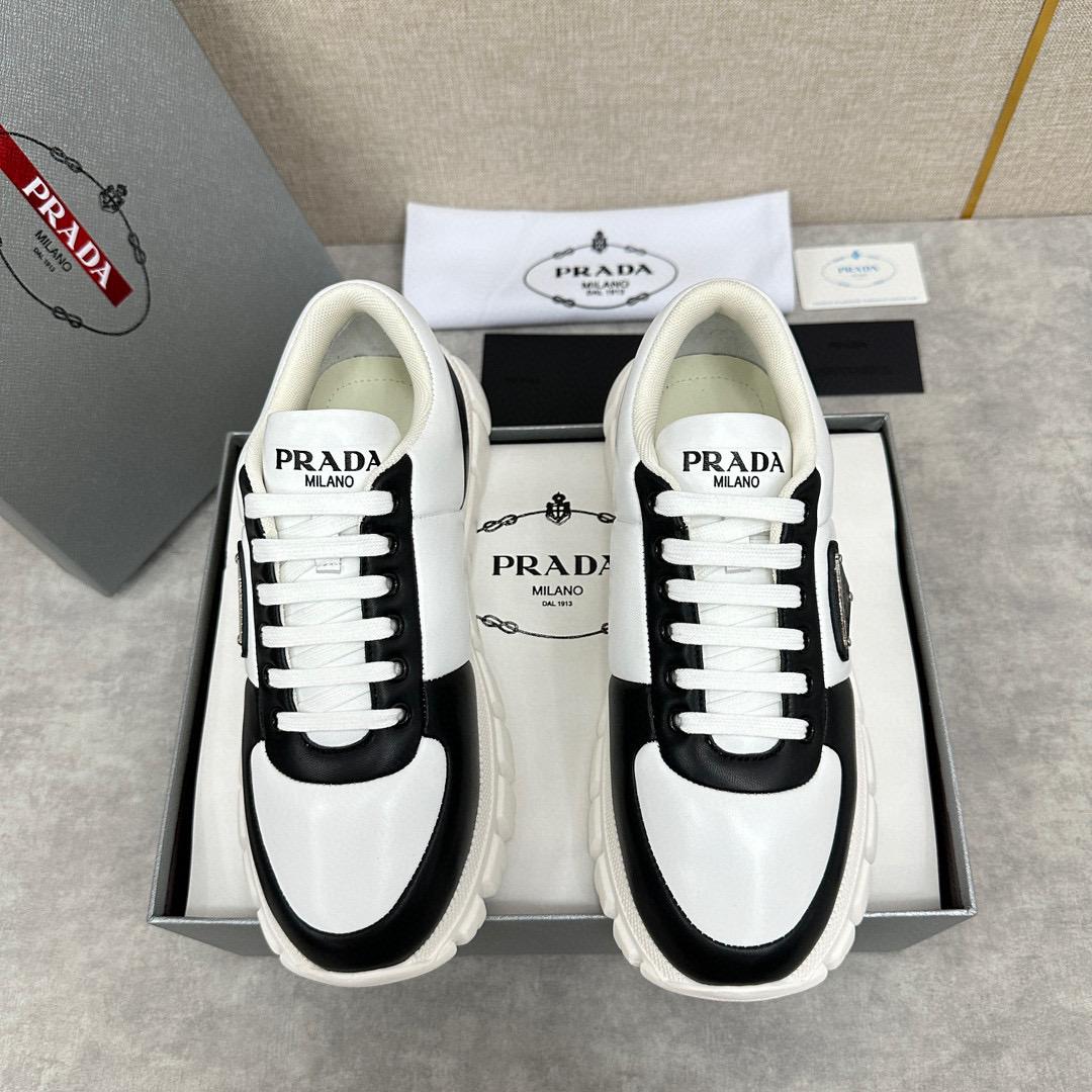 Кроссовки Prada