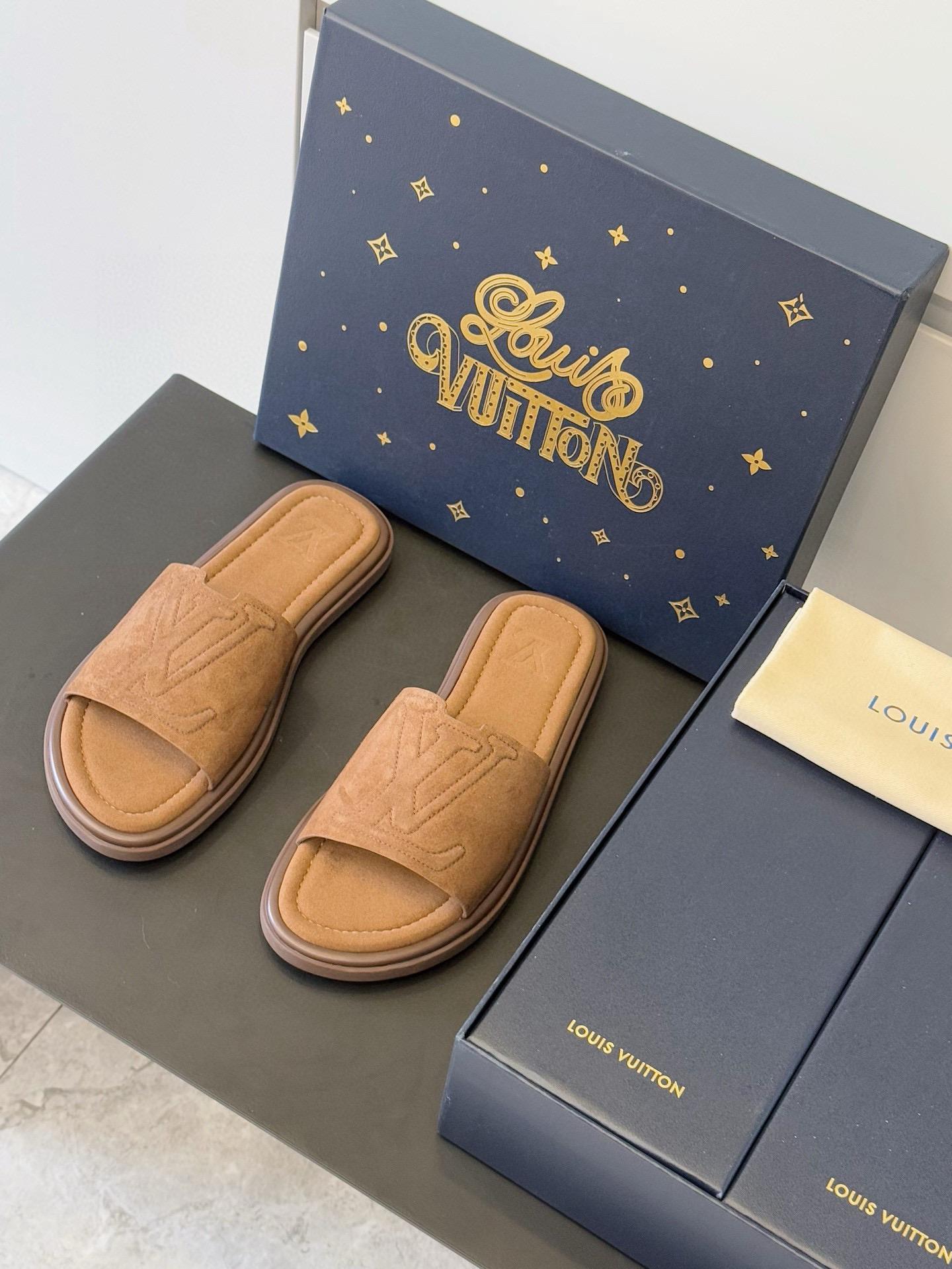 Тапочки Louis Vuitton 