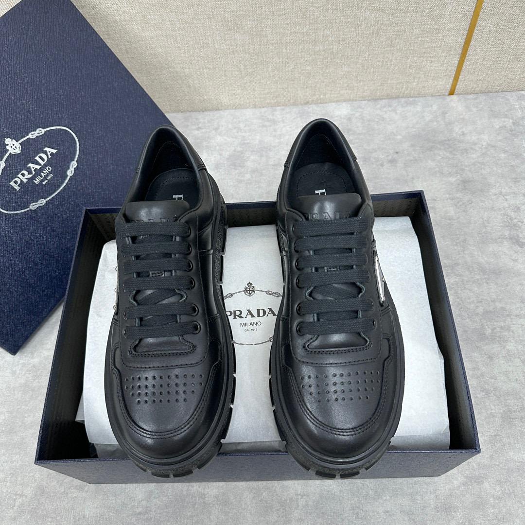 Кроссовки Prada 