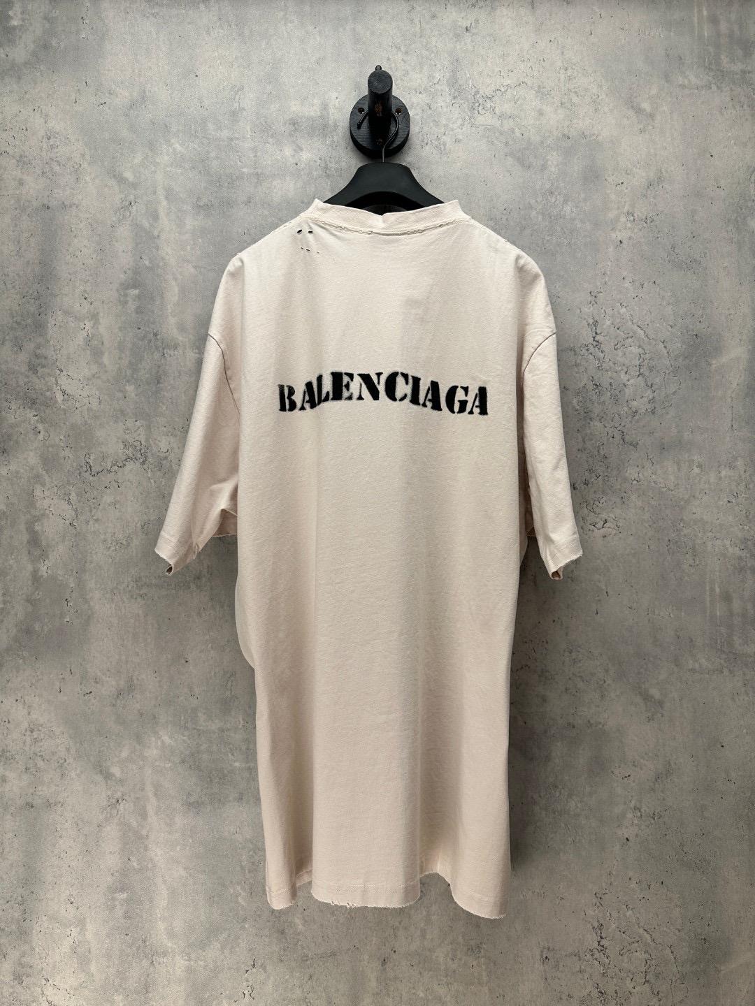 Футболка Balenciaga