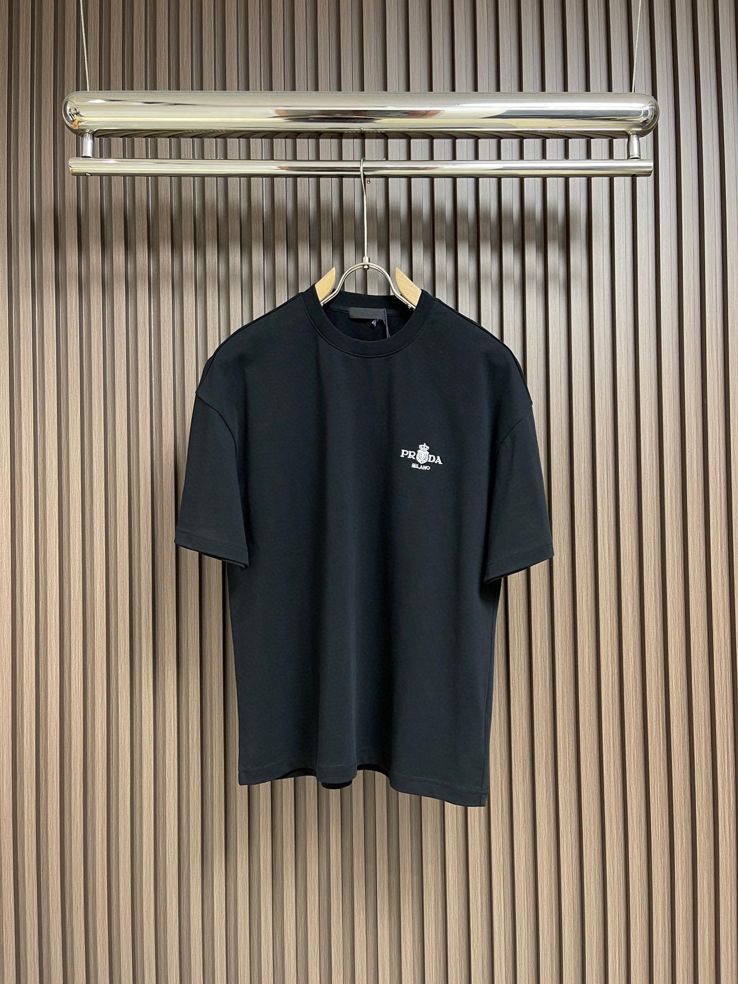 Футболка Prada 