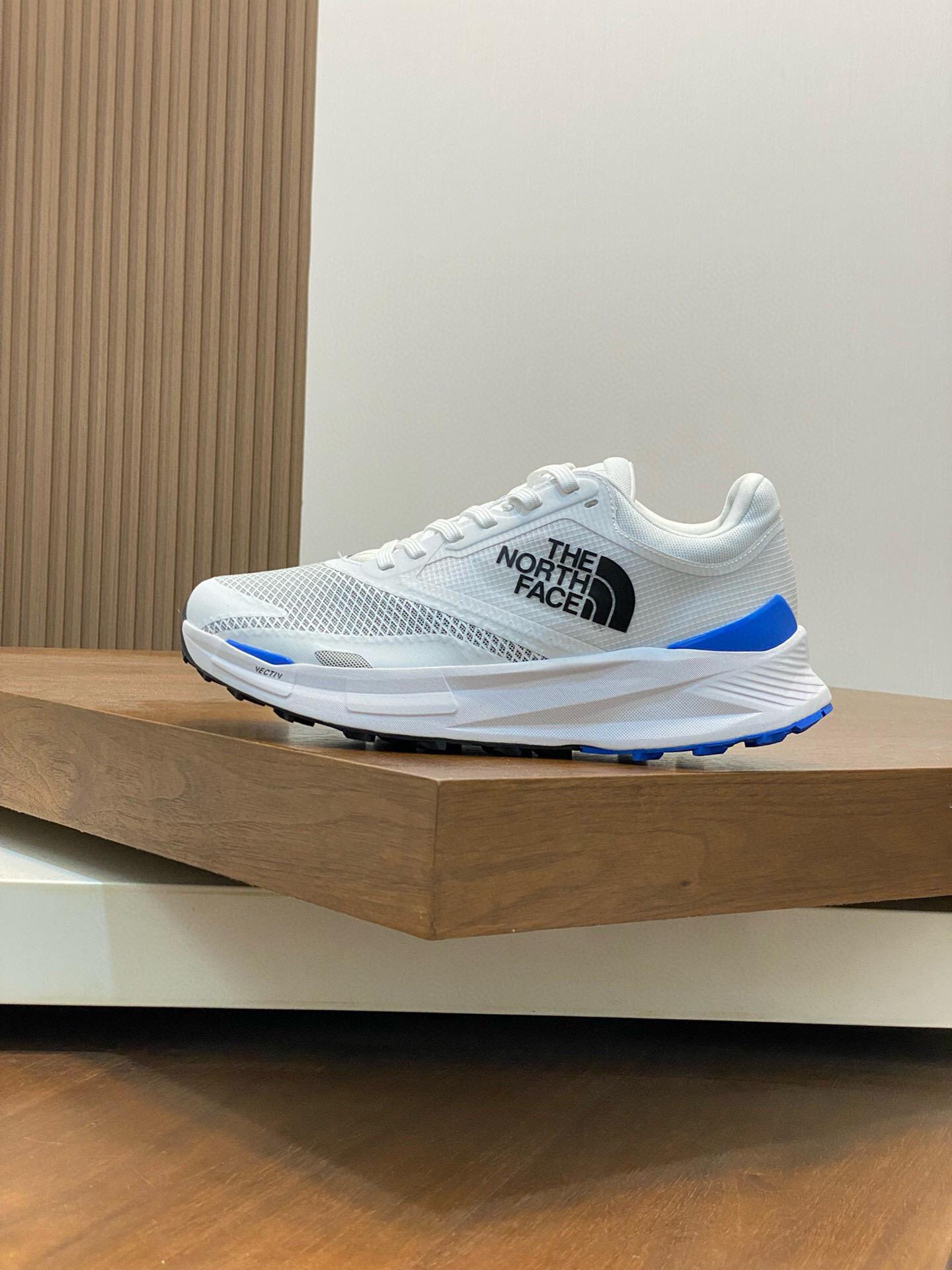 Кроссовки The North Face