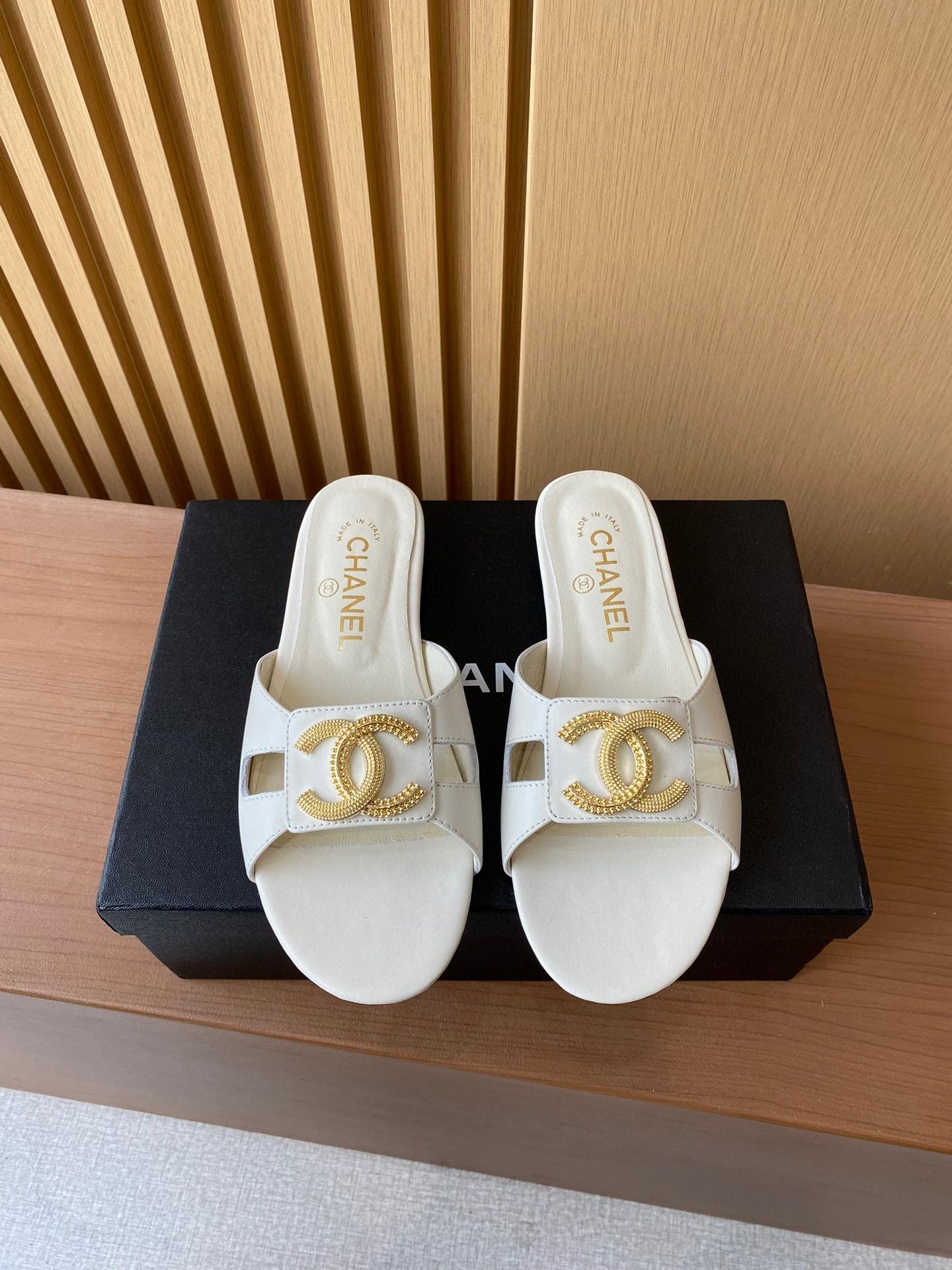 Шлёпанцы Chanel