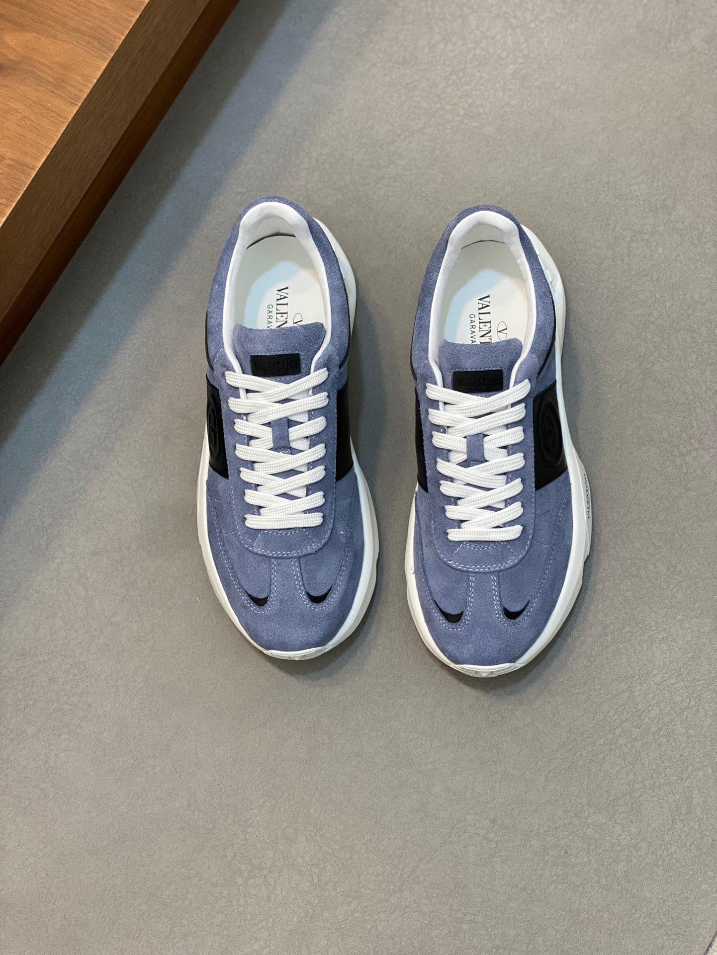 Кроссовки Valentino  