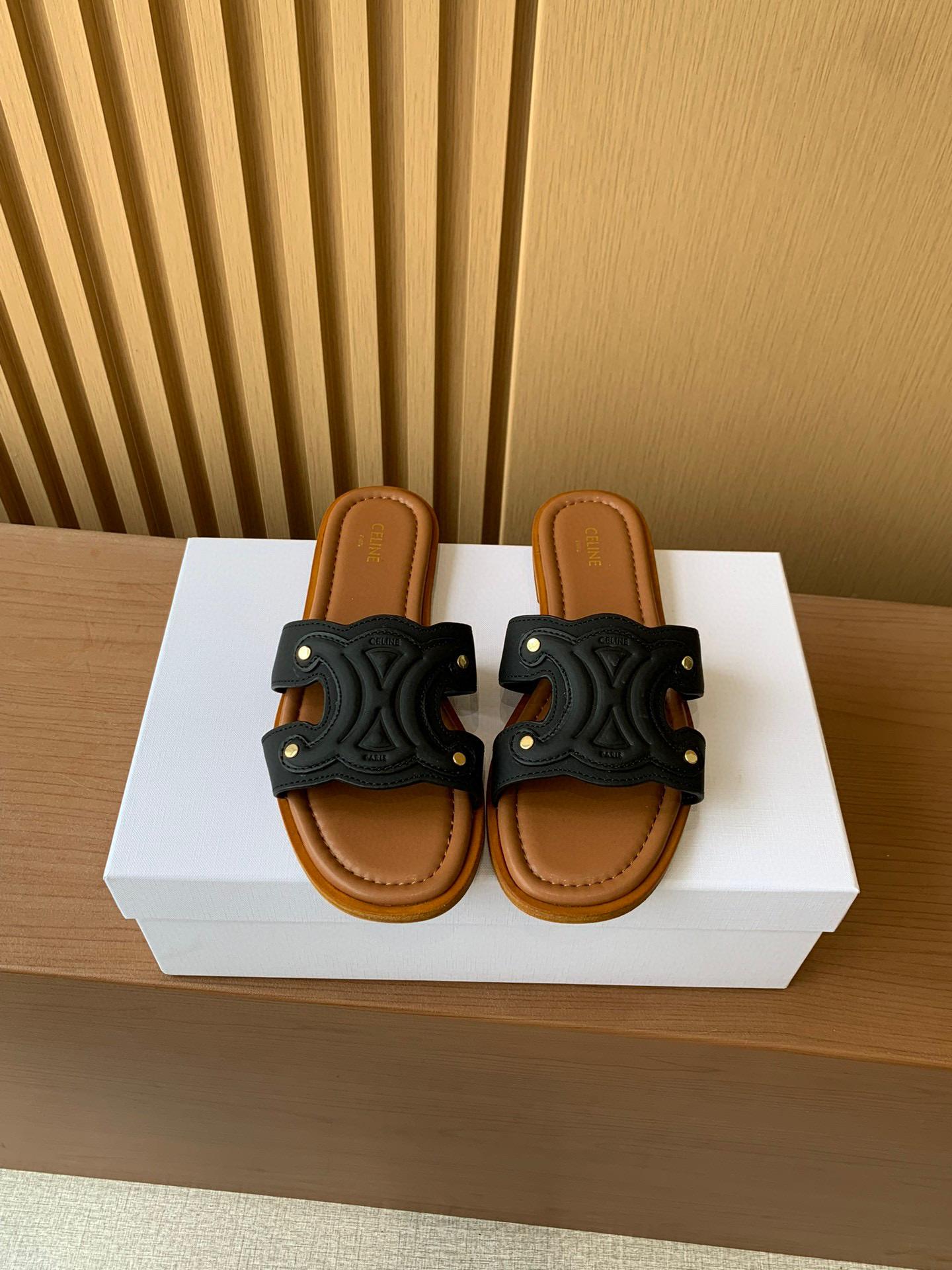 Шлёпанцы Celine