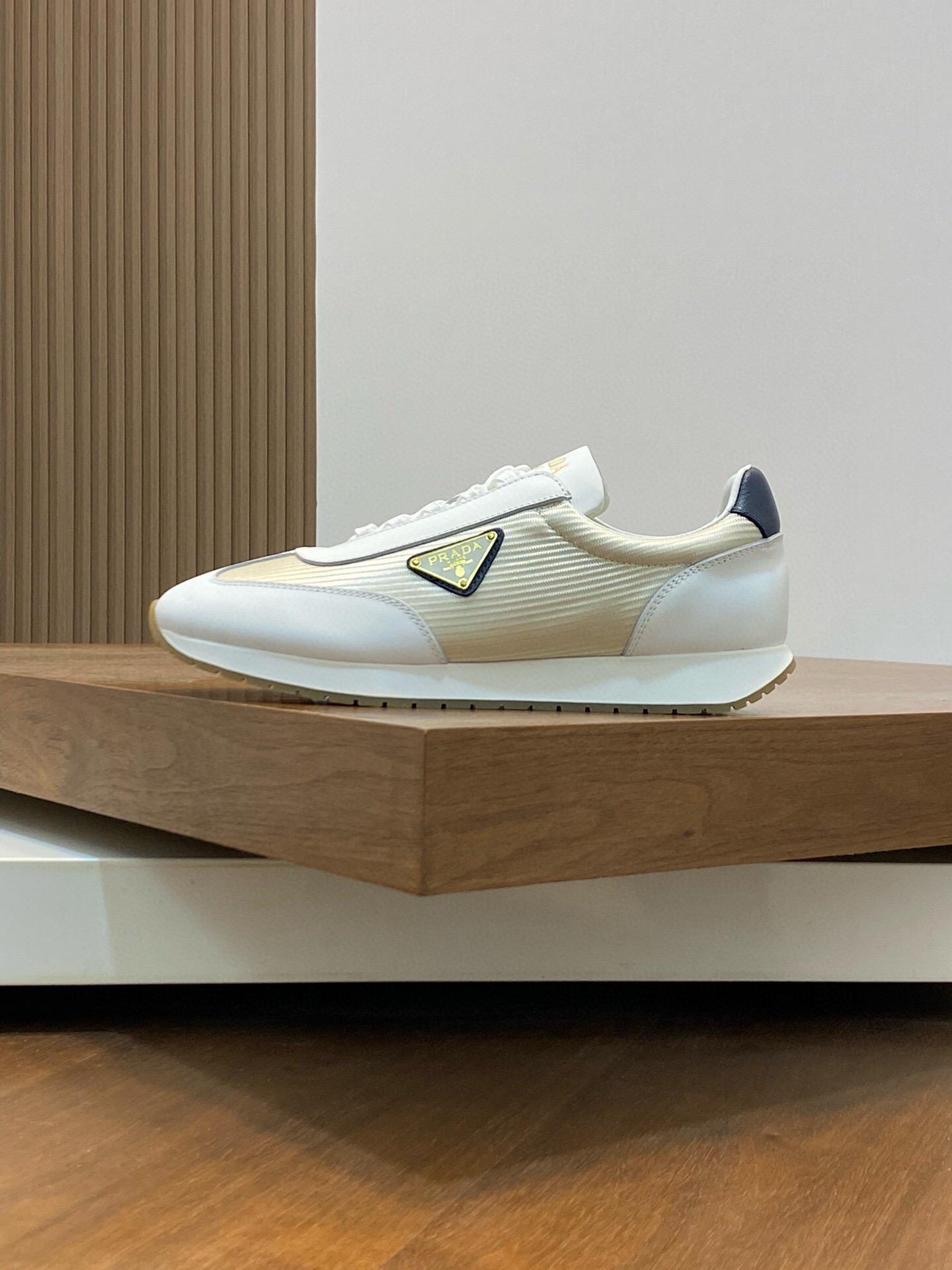 Кроссовки Prada 