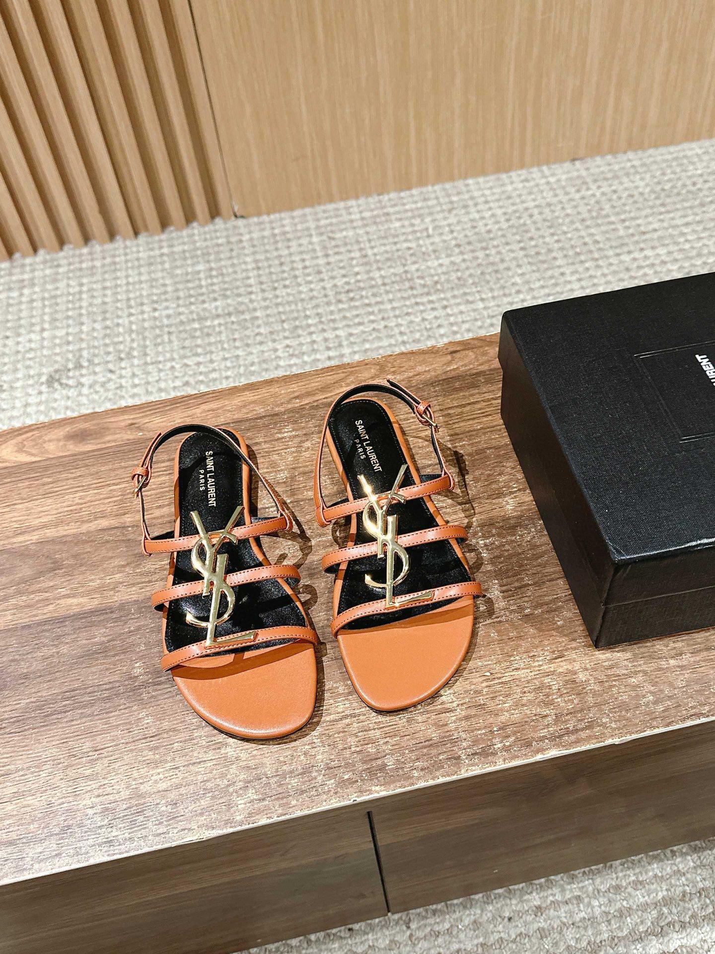 Шлёпанцы Saint Laurent 