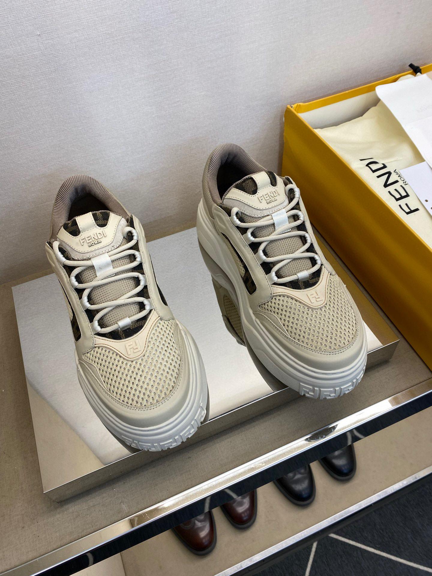 Кроссовки Fendi