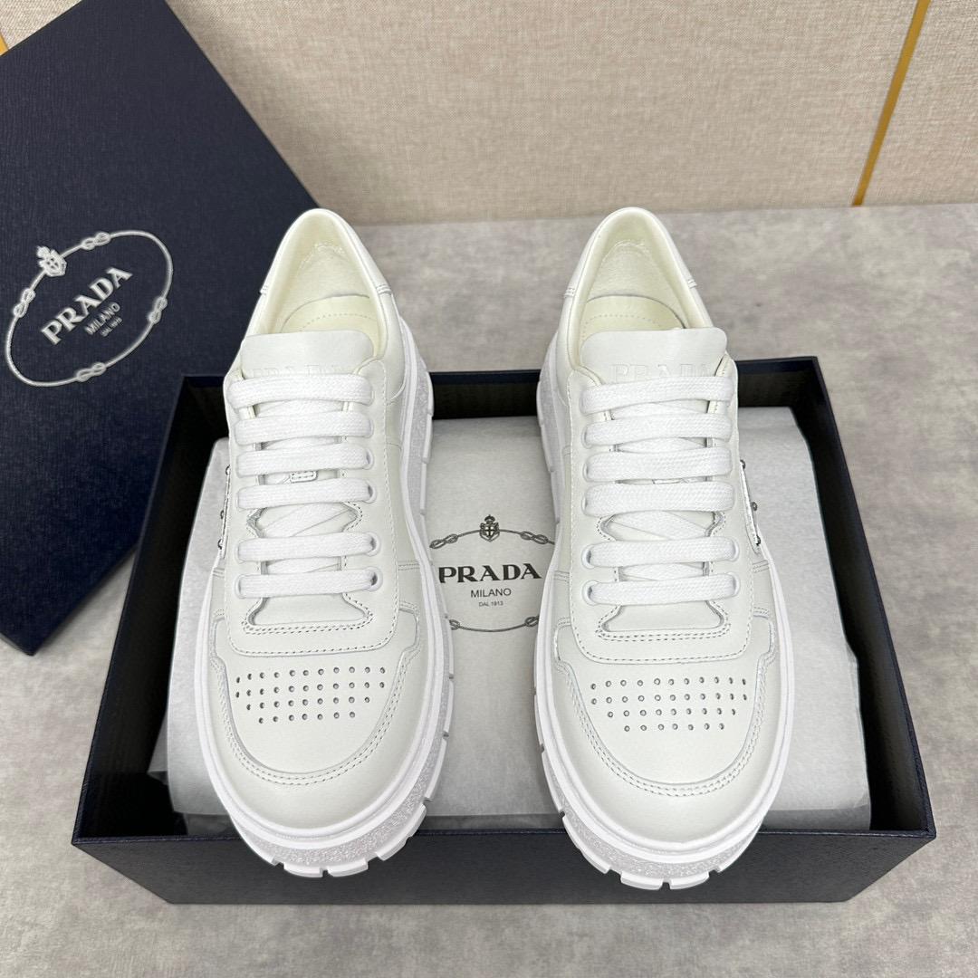 Кроссовки Prada 