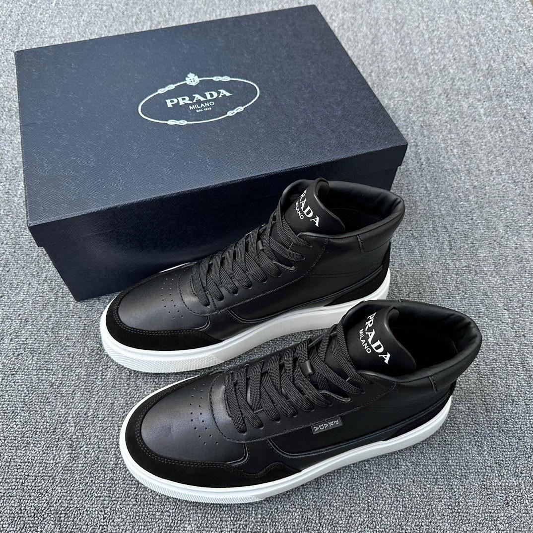 Кроссовки Prada