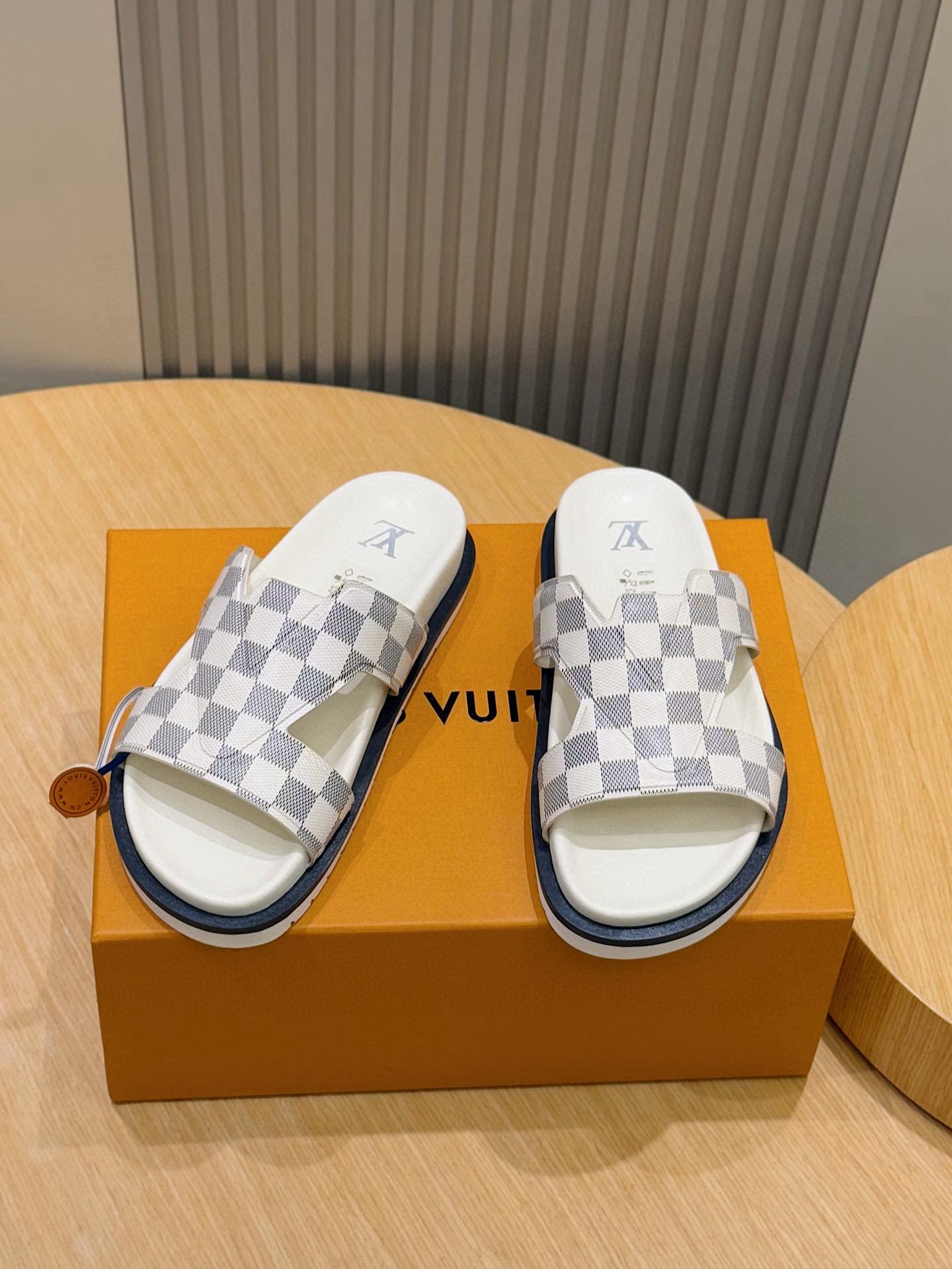 Шлепанцы Louis Vuitton 