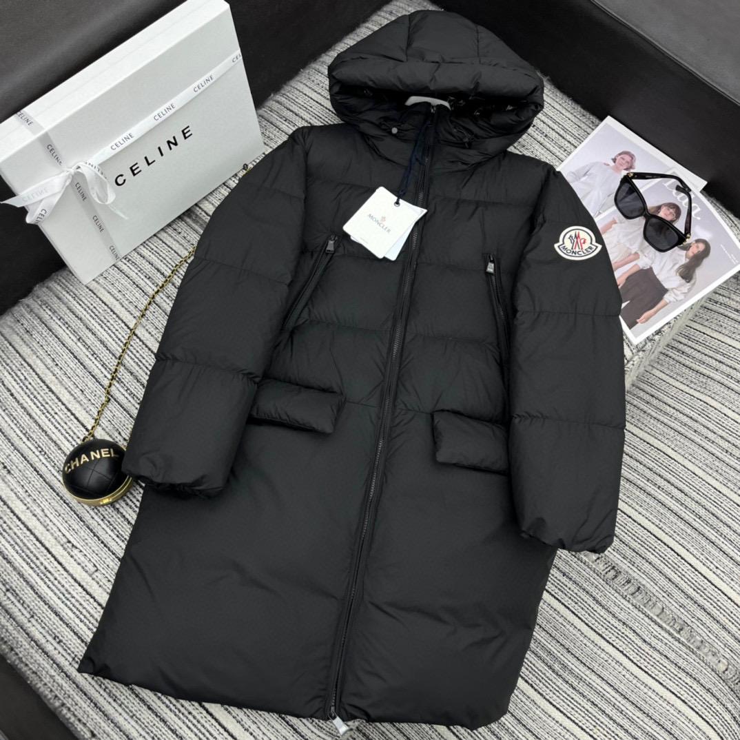 Пуховик Moncler