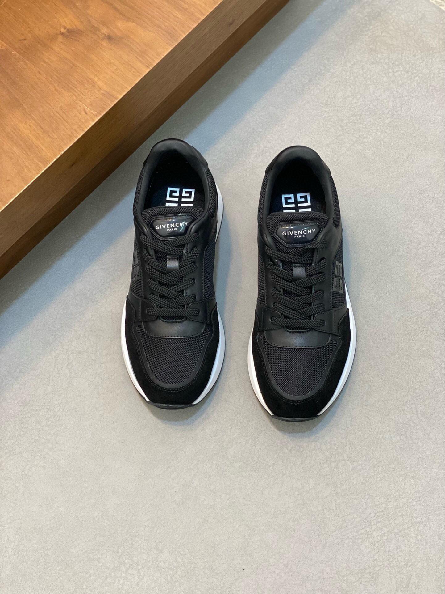 Кроссовки Givenchy  