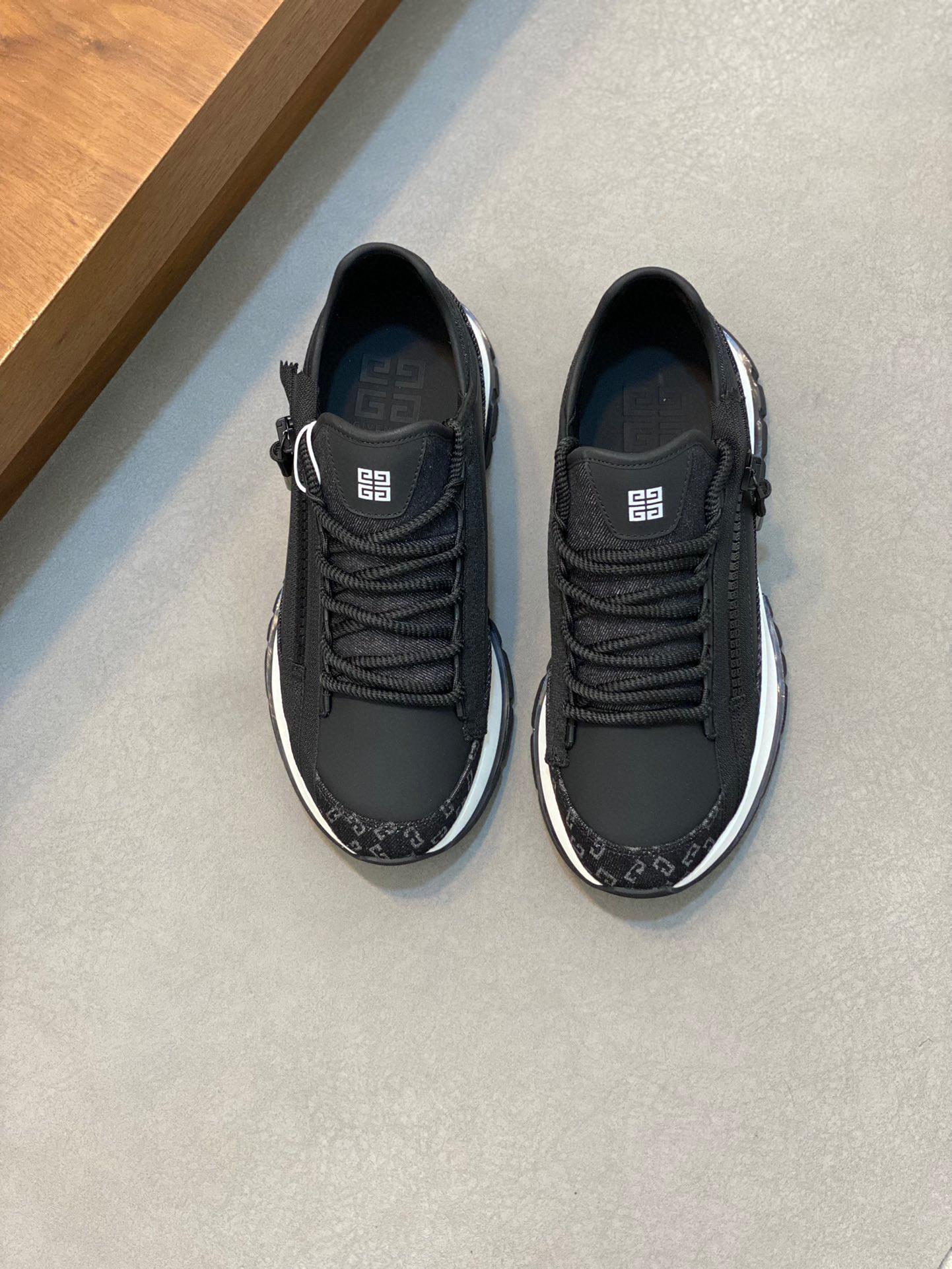 Кроссовки Givenchy 