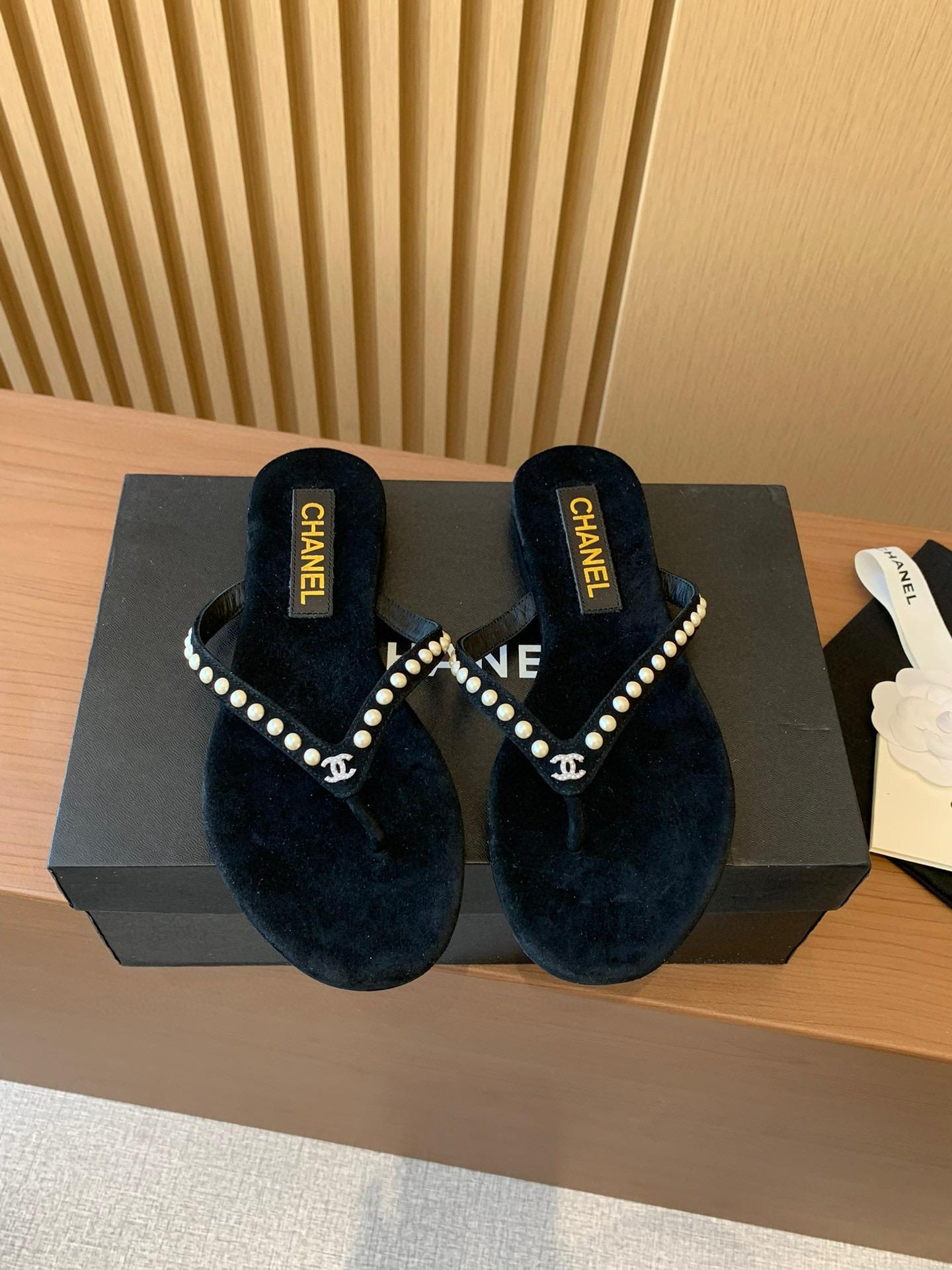 Шлёпанцы Chanel