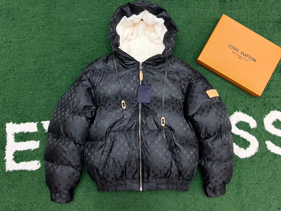 Пуховик Louis Vuitton 