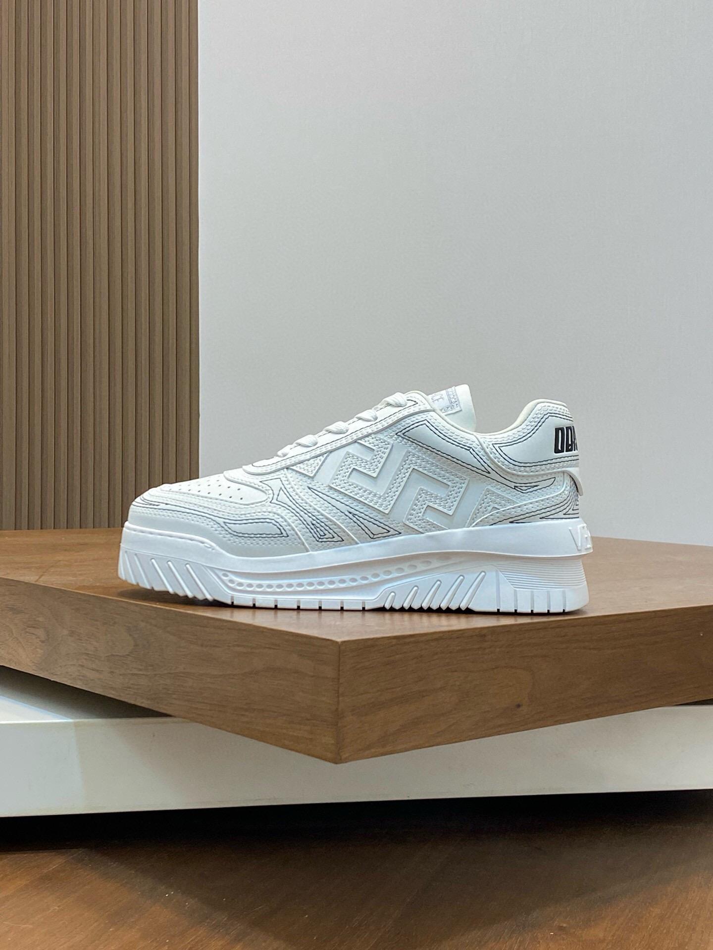 Кроссовки Versace 