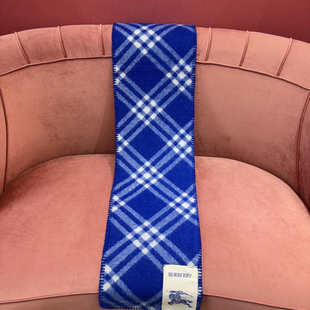 Шарф Burberry 