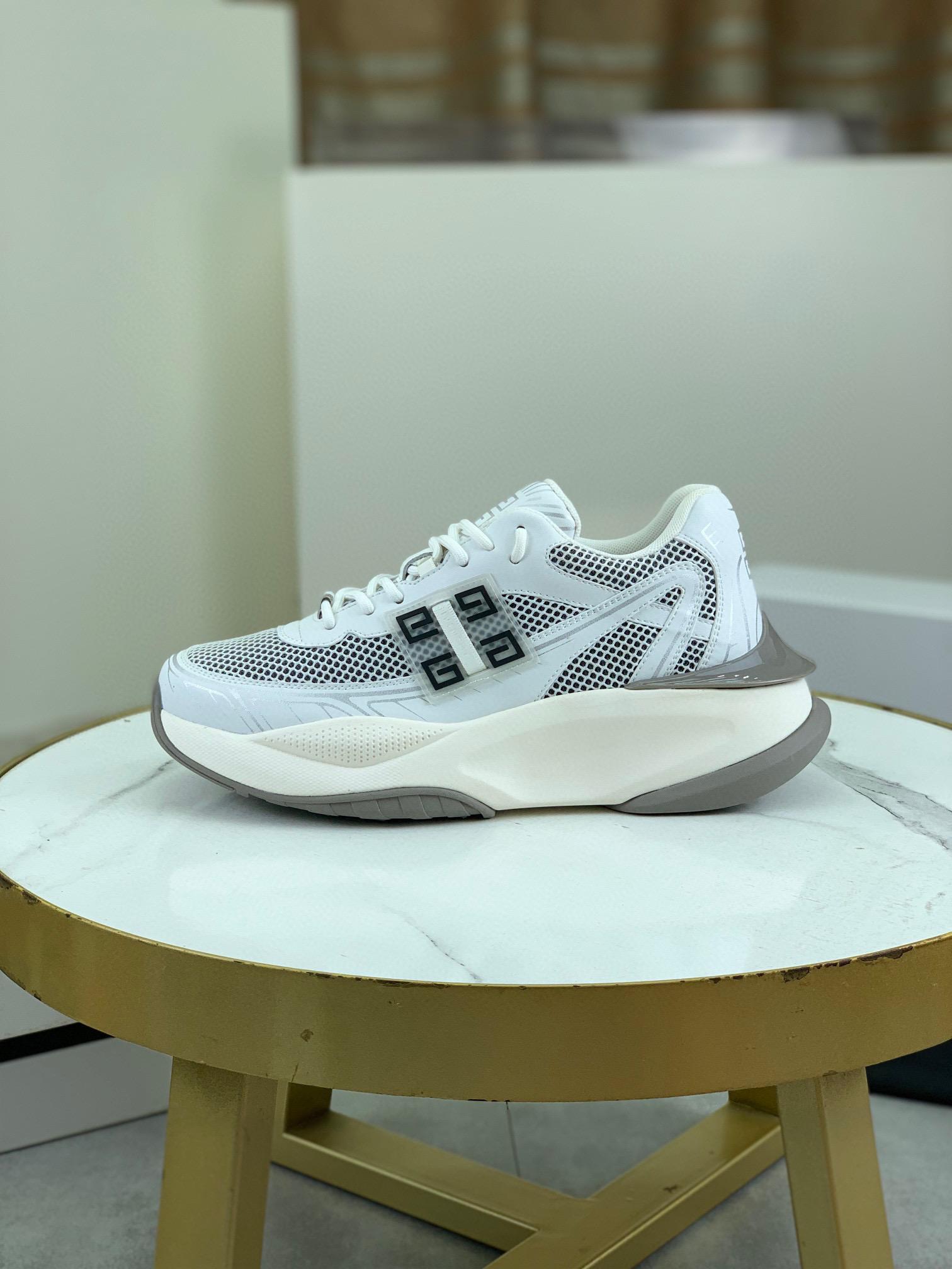 Кроссовки Givenchy 