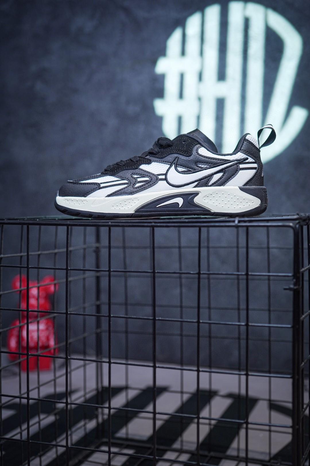 Кроссовки Nike