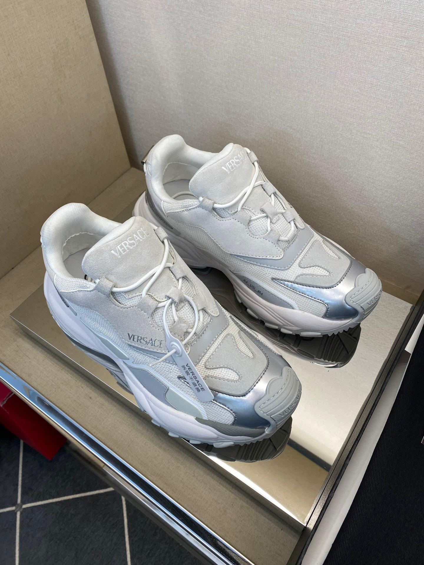 Кроссовки Versace