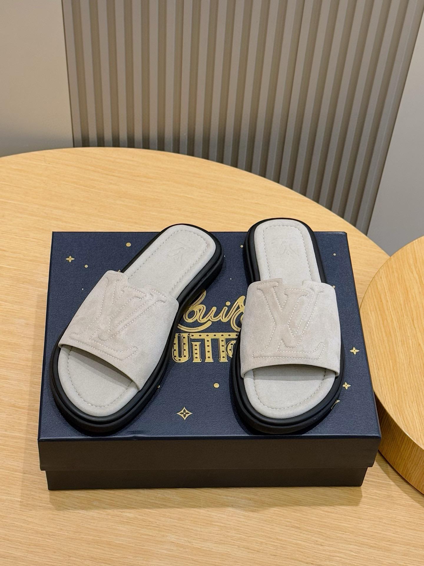 Тапочки Louis Vuitton 