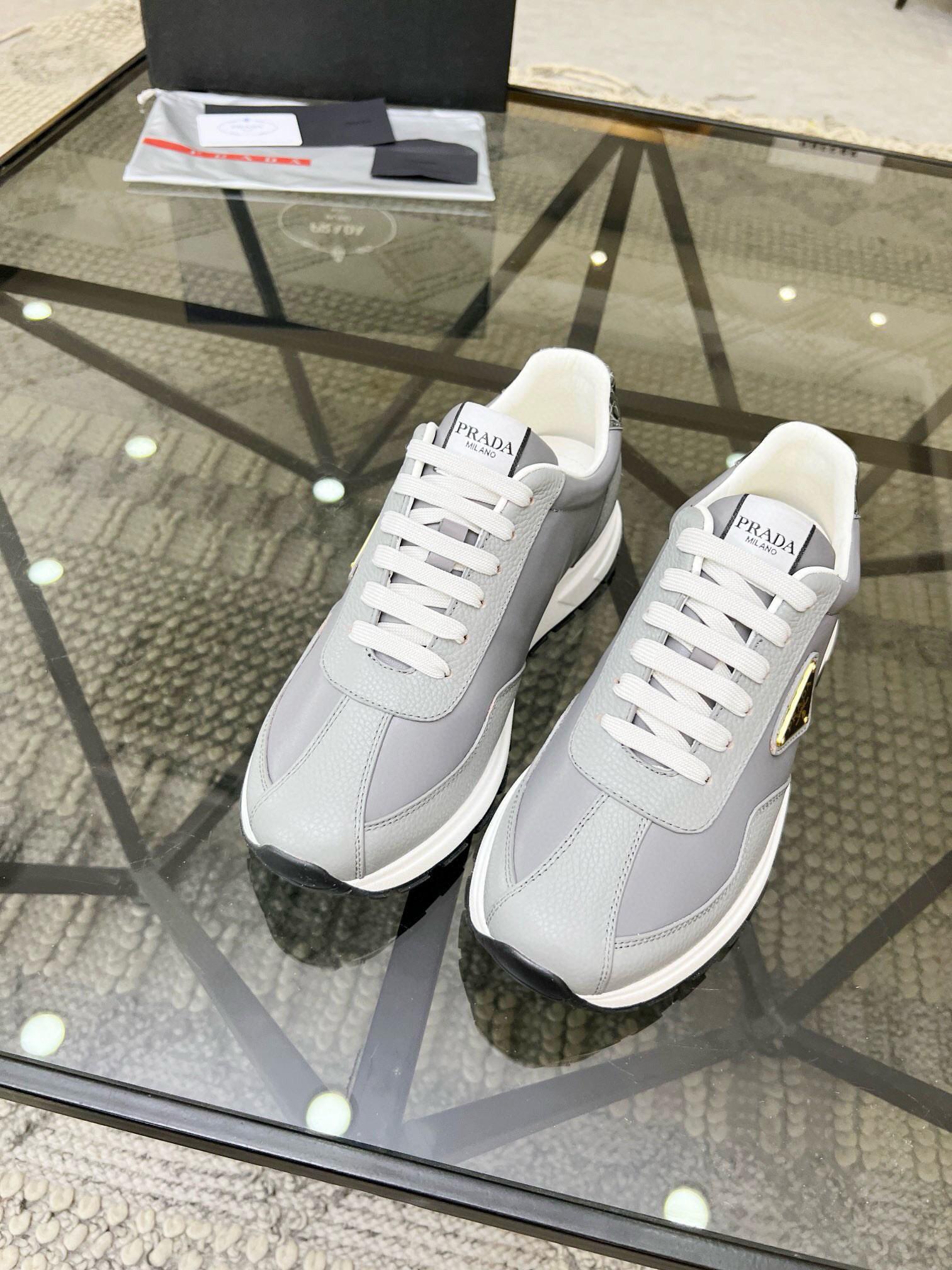 Кроссовки Prada 