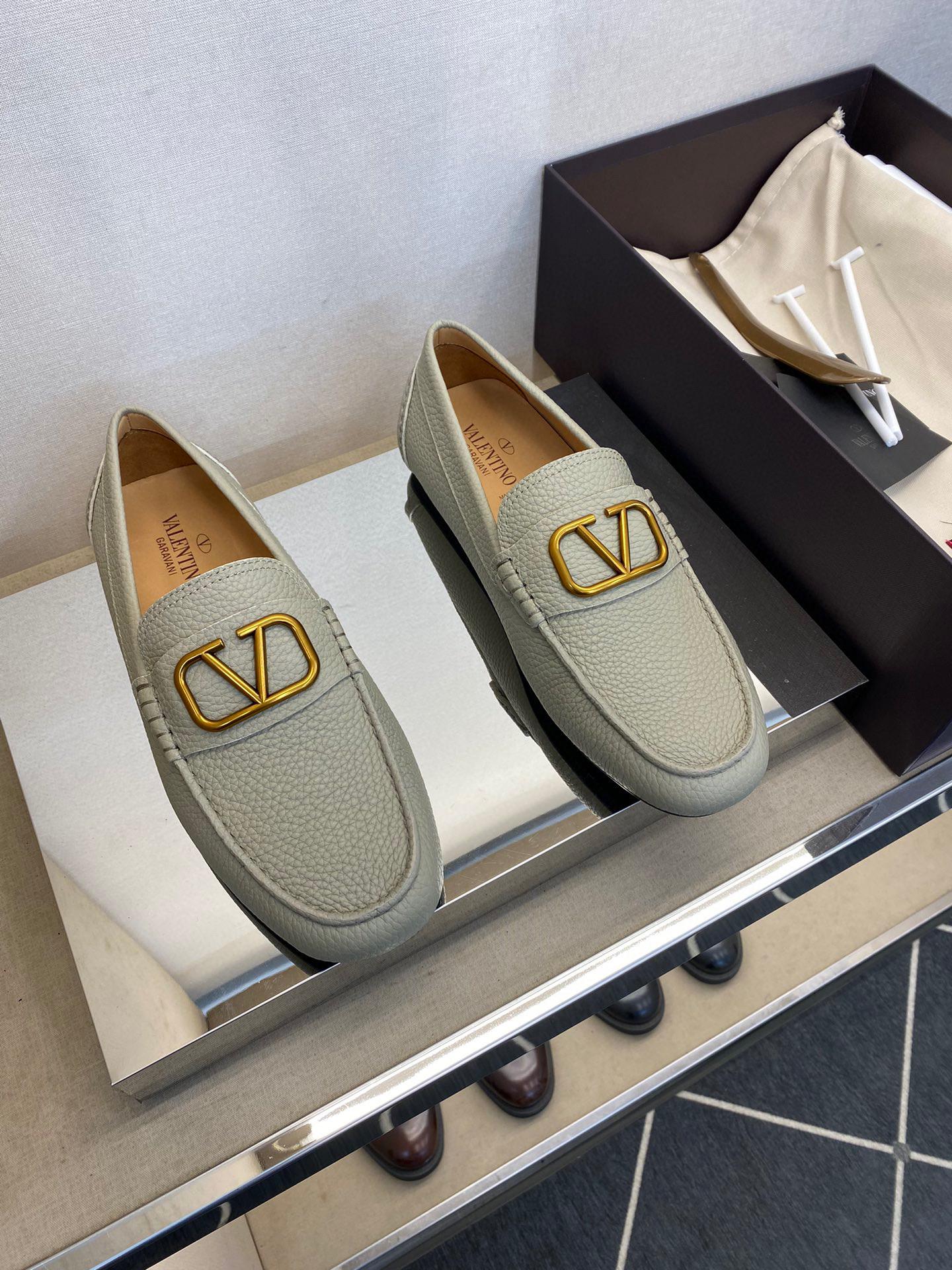 Лоферы Valentino