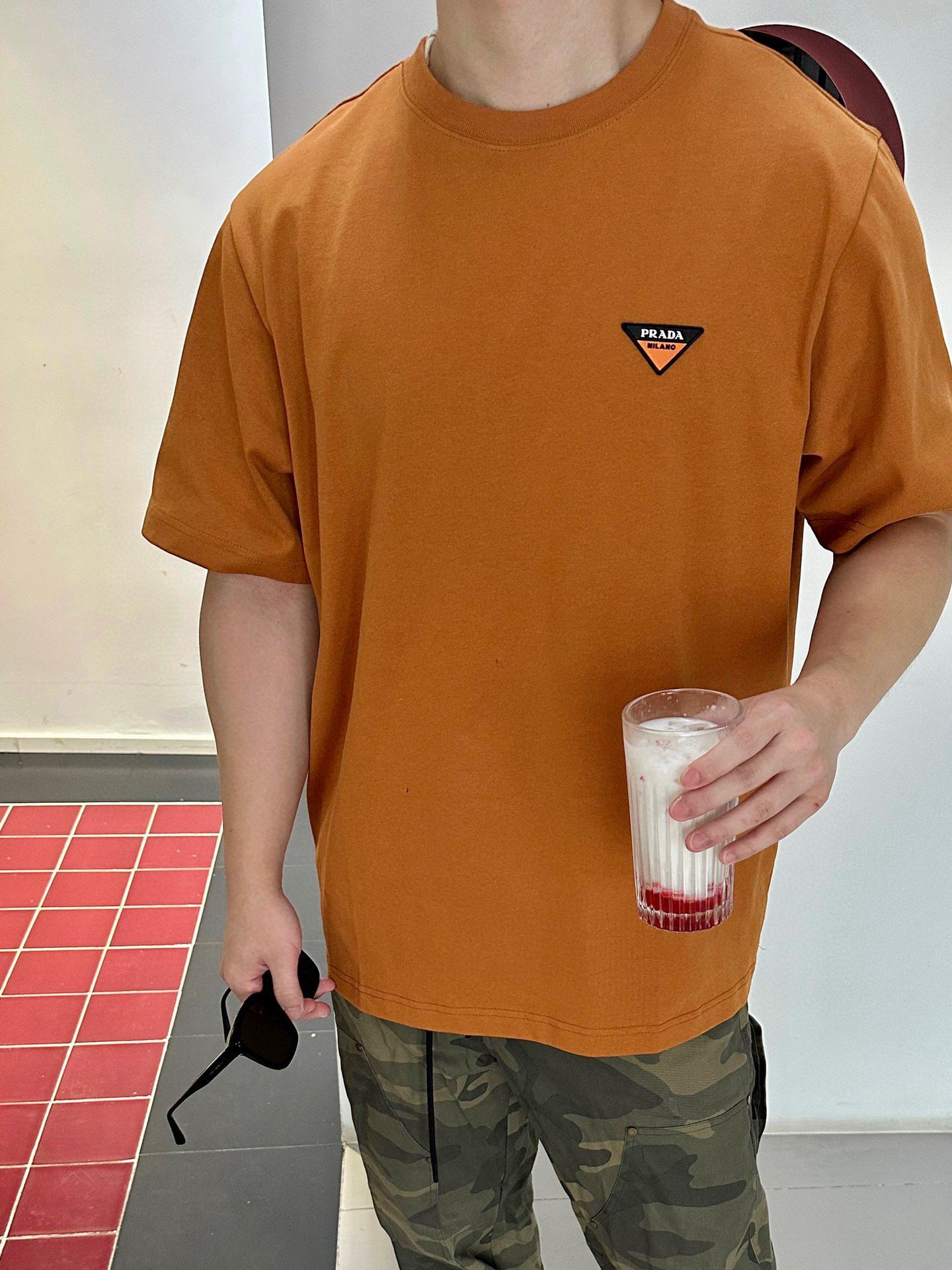 Футболка Prada 