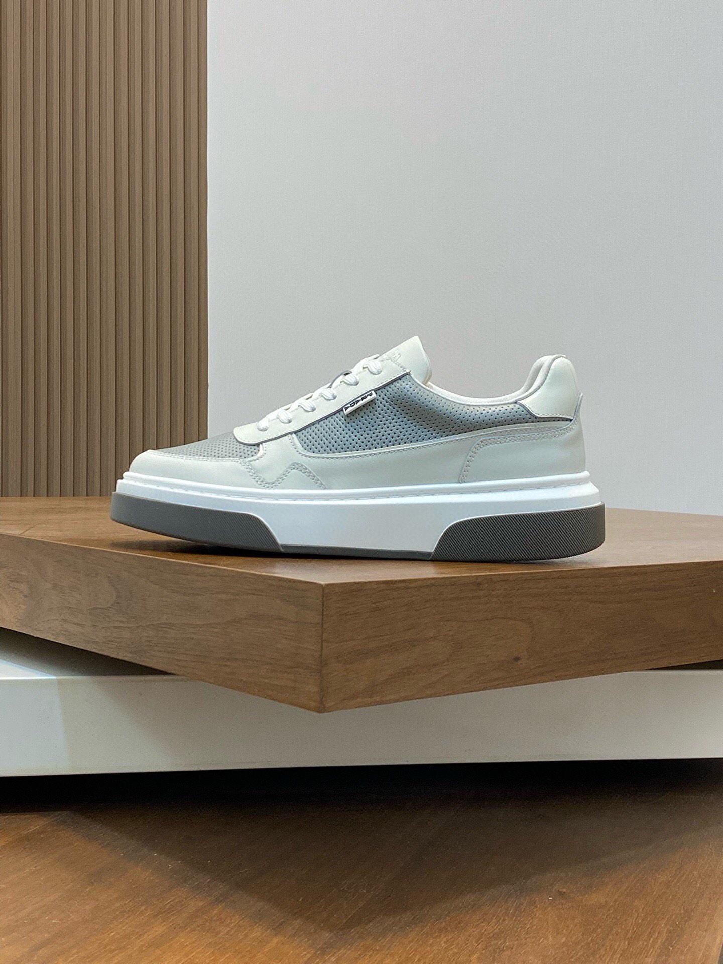 Кроссовки Prada 